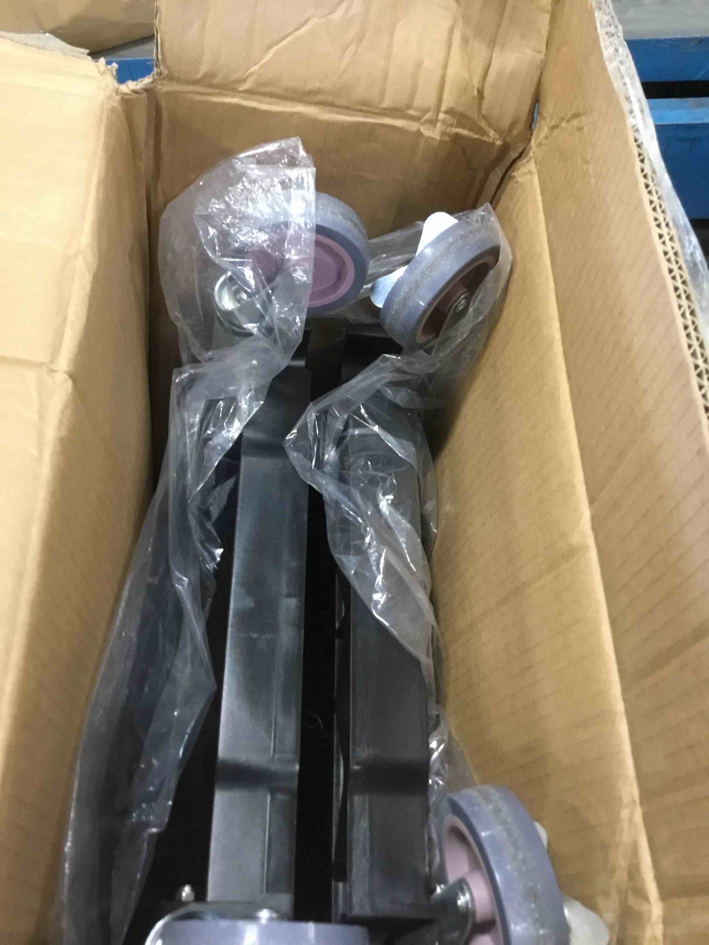 https://s3.amazonaws.com/lotting-images-prod/bidfta/RED6120402_1711028121131.jpeg