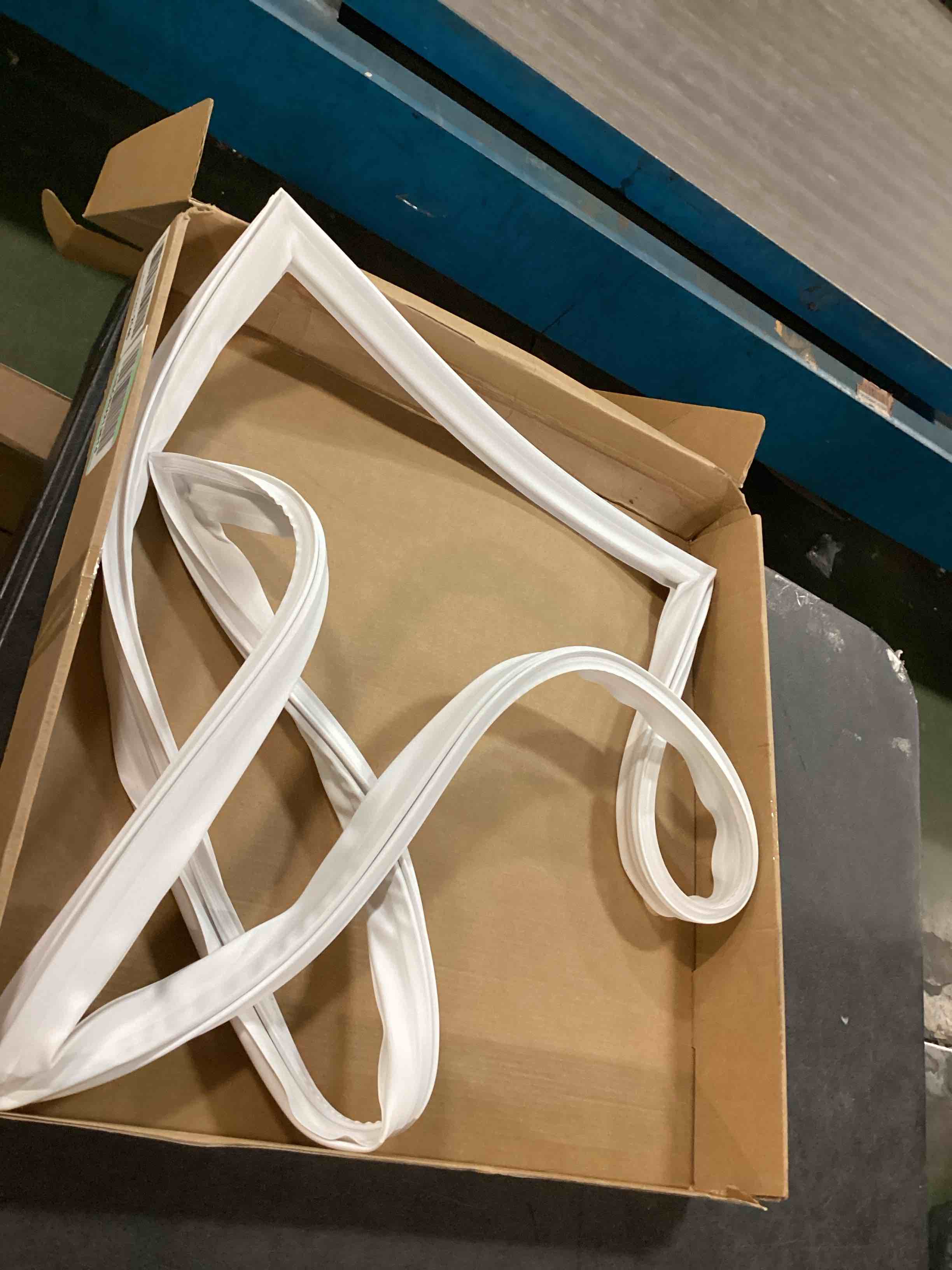 W10830162 Refrigerator Freezer Door Gasket -Compatible with Whirlpool,Kitchen Aid,Kenmore,Maytag & Jenn Air Refrigerator,Replacement Refrigerator Models JFC2089BEM00,MFC2062FEZ00,KRFF305EBL00 etc