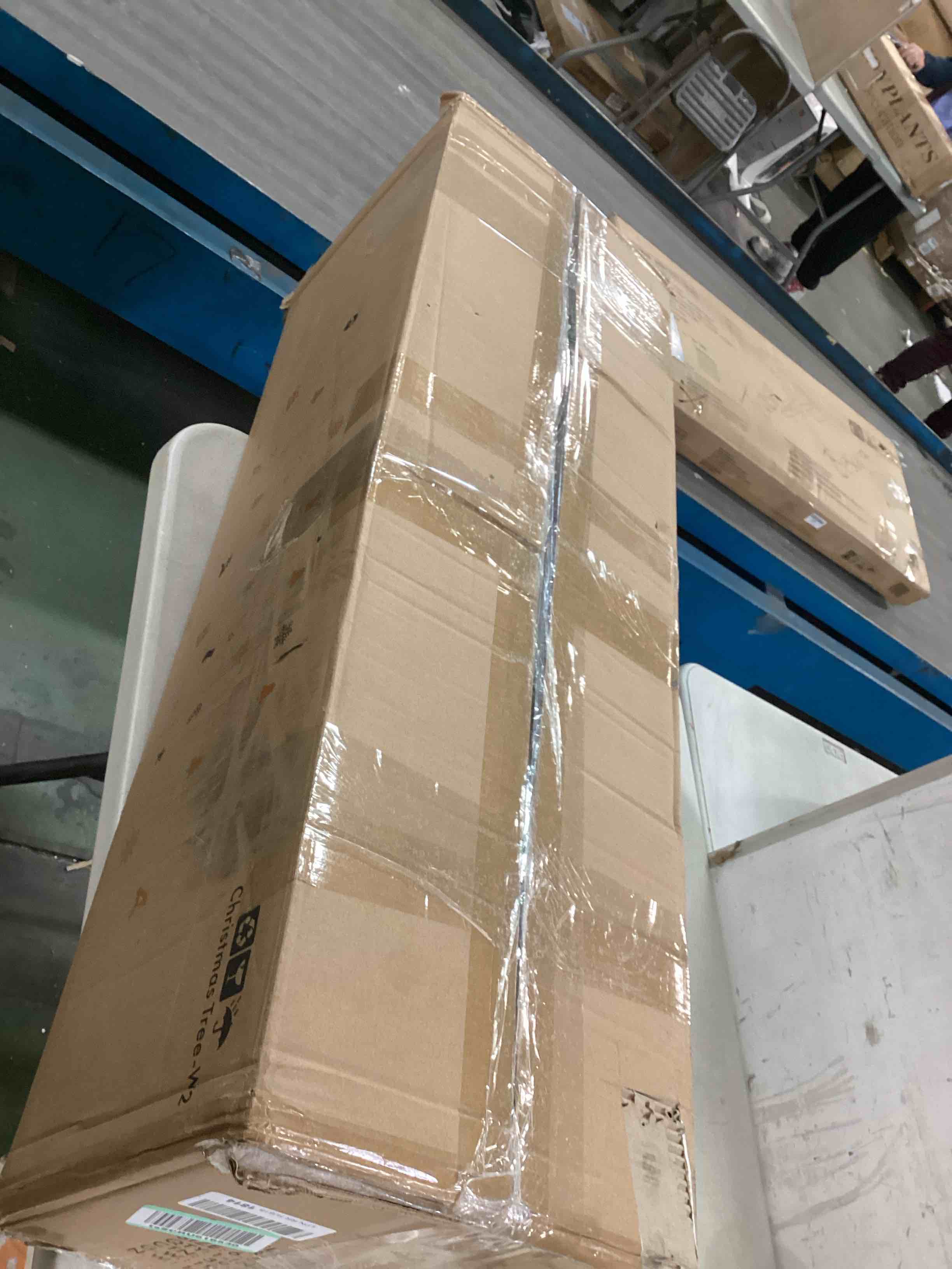 https://s3.amazonaws.com/lotting-images-prod/bidfta/RED6120558_1710855858314.jpeg