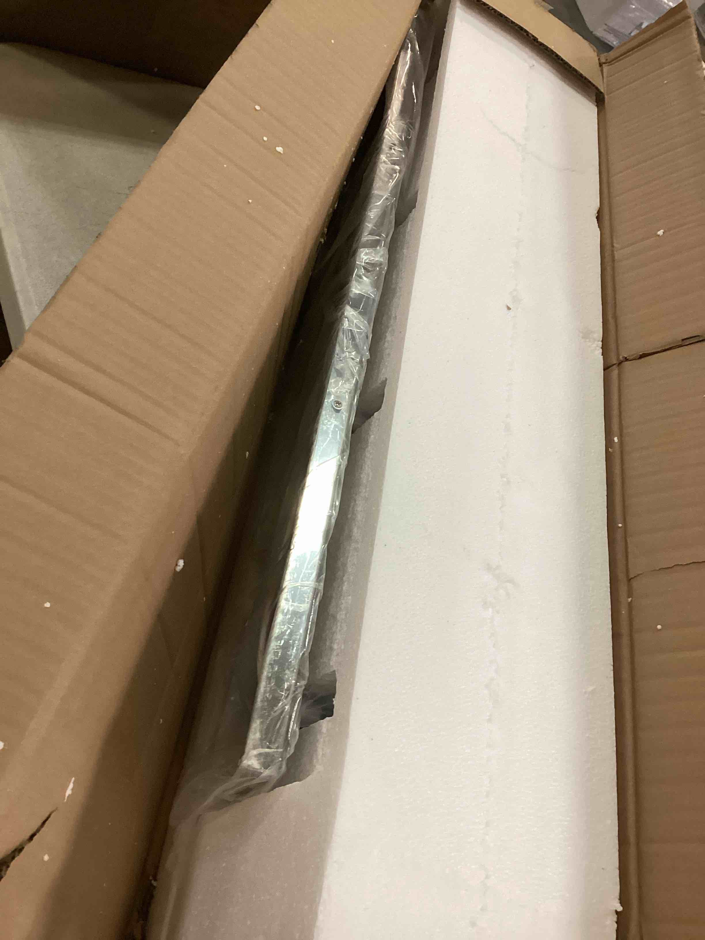 https://s3.amazonaws.com/lotting-images-prod/bidfta/RED6120570_1710855943327.jpeg