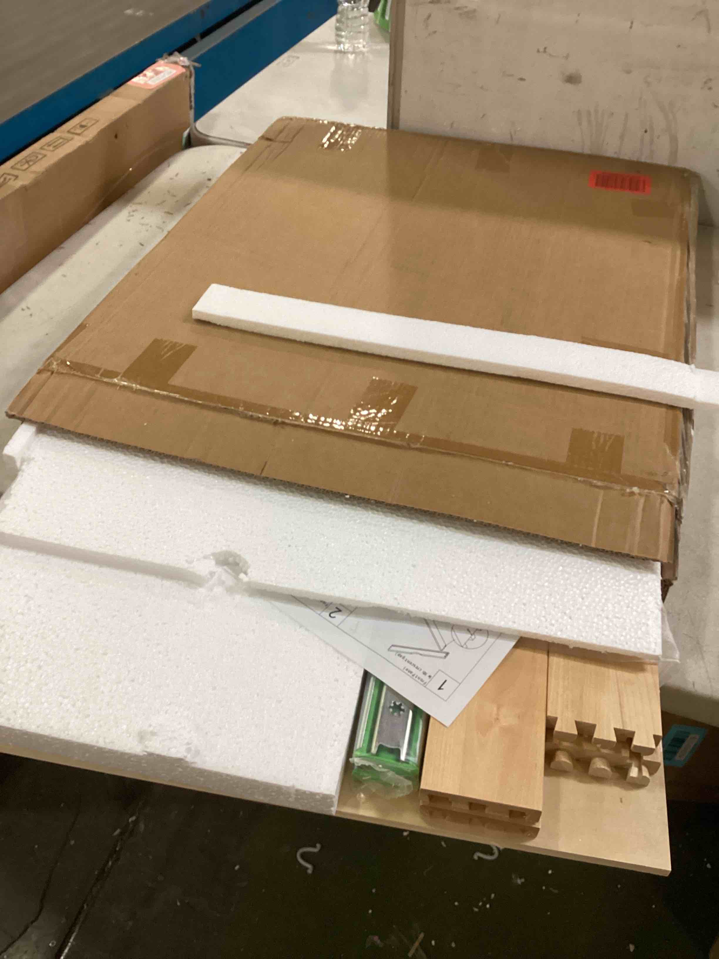 https://s3.amazonaws.com/lotting-images-prod/bidfta/RED6120648_1710870210847.jpeg