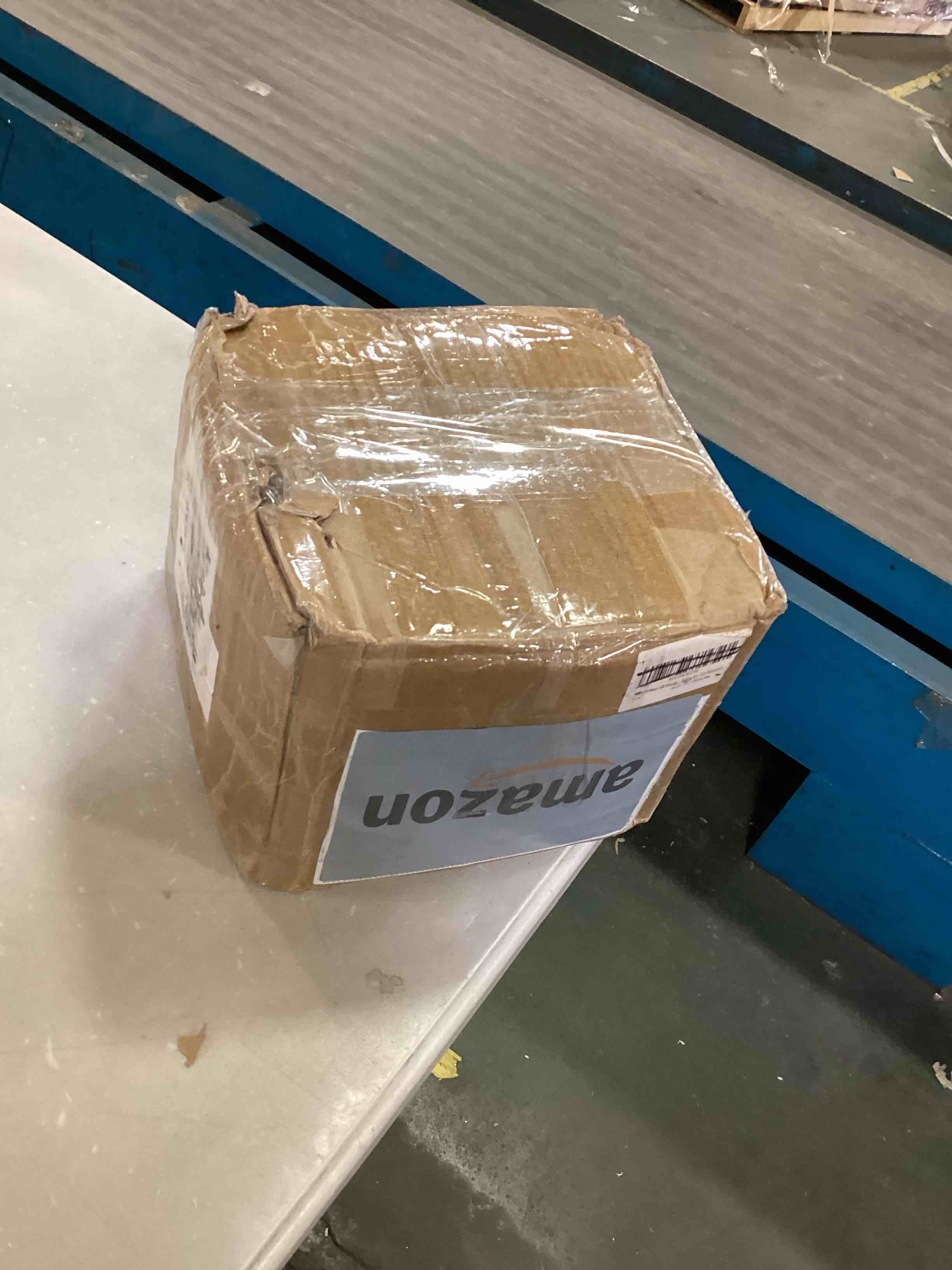 https://s3.amazonaws.com/lotting-images-prod/bidfta/RED6120804_1710947536014.jpeg