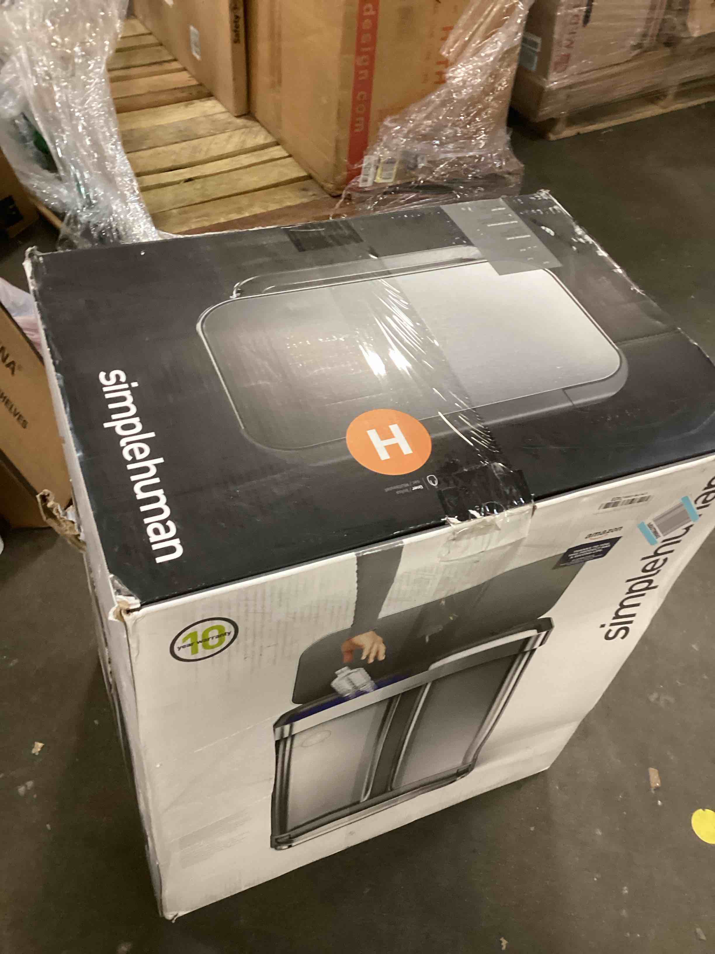 https://s3.amazonaws.com/lotting-images-prod/bidfta/RED6120963_1711112290141.jpeg