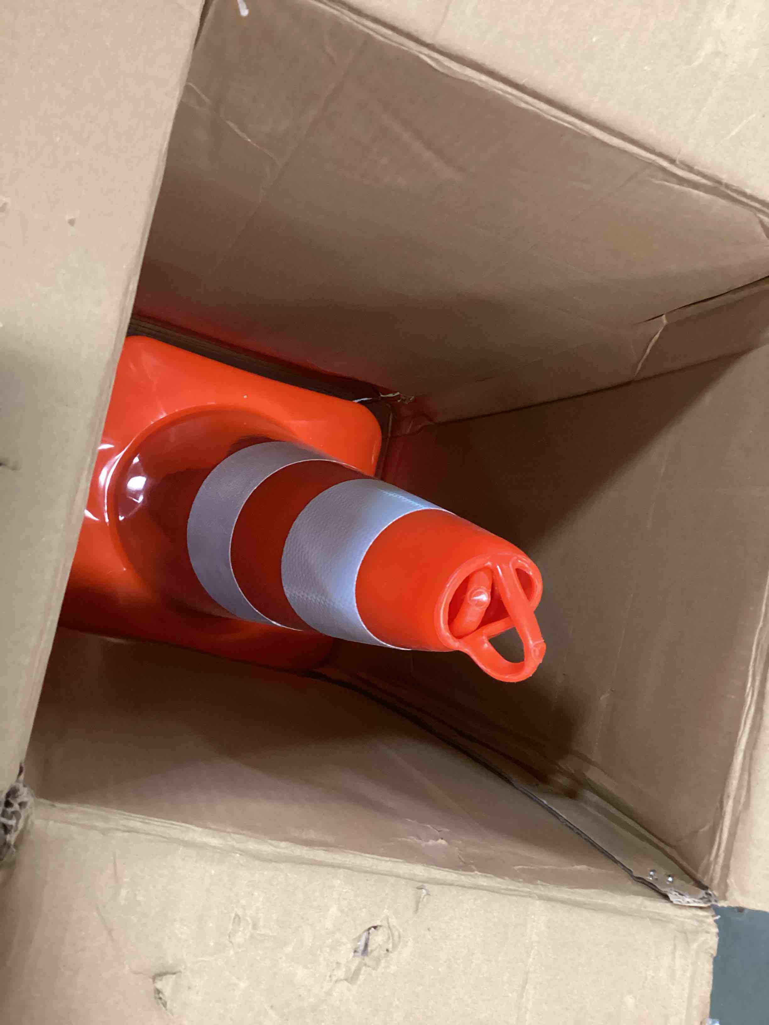 https://s3.amazonaws.com/lotting-images-prod/bidfta/RED6121099_1711131320246.jpeg