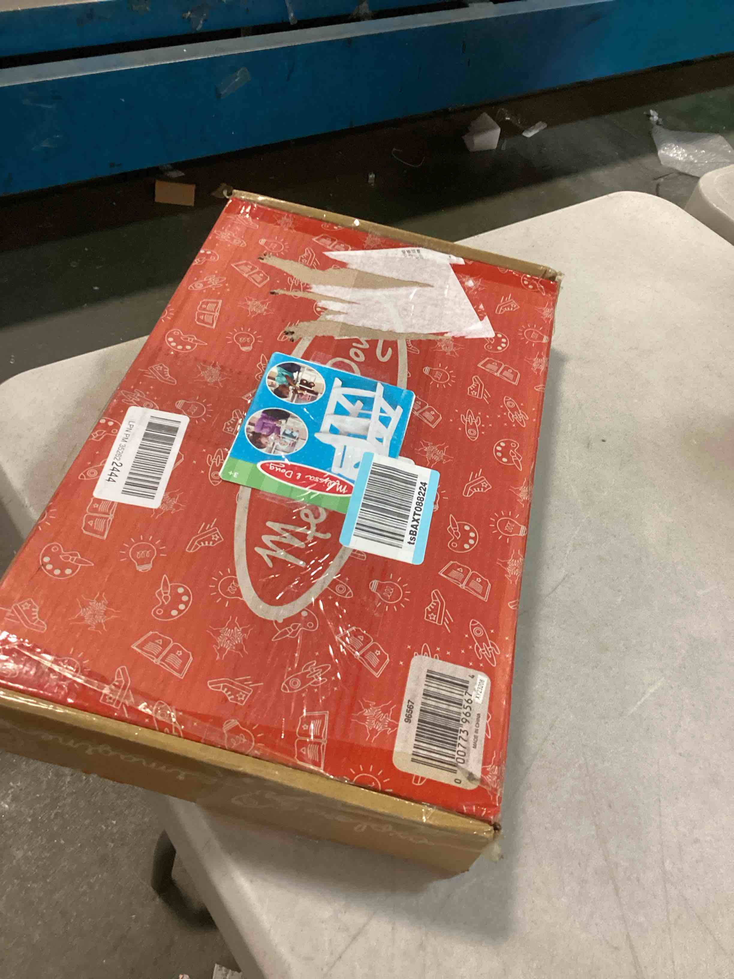 https://s3.amazonaws.com/lotting-images-prod/bidfta/RED6121140_1711138378748.jpeg