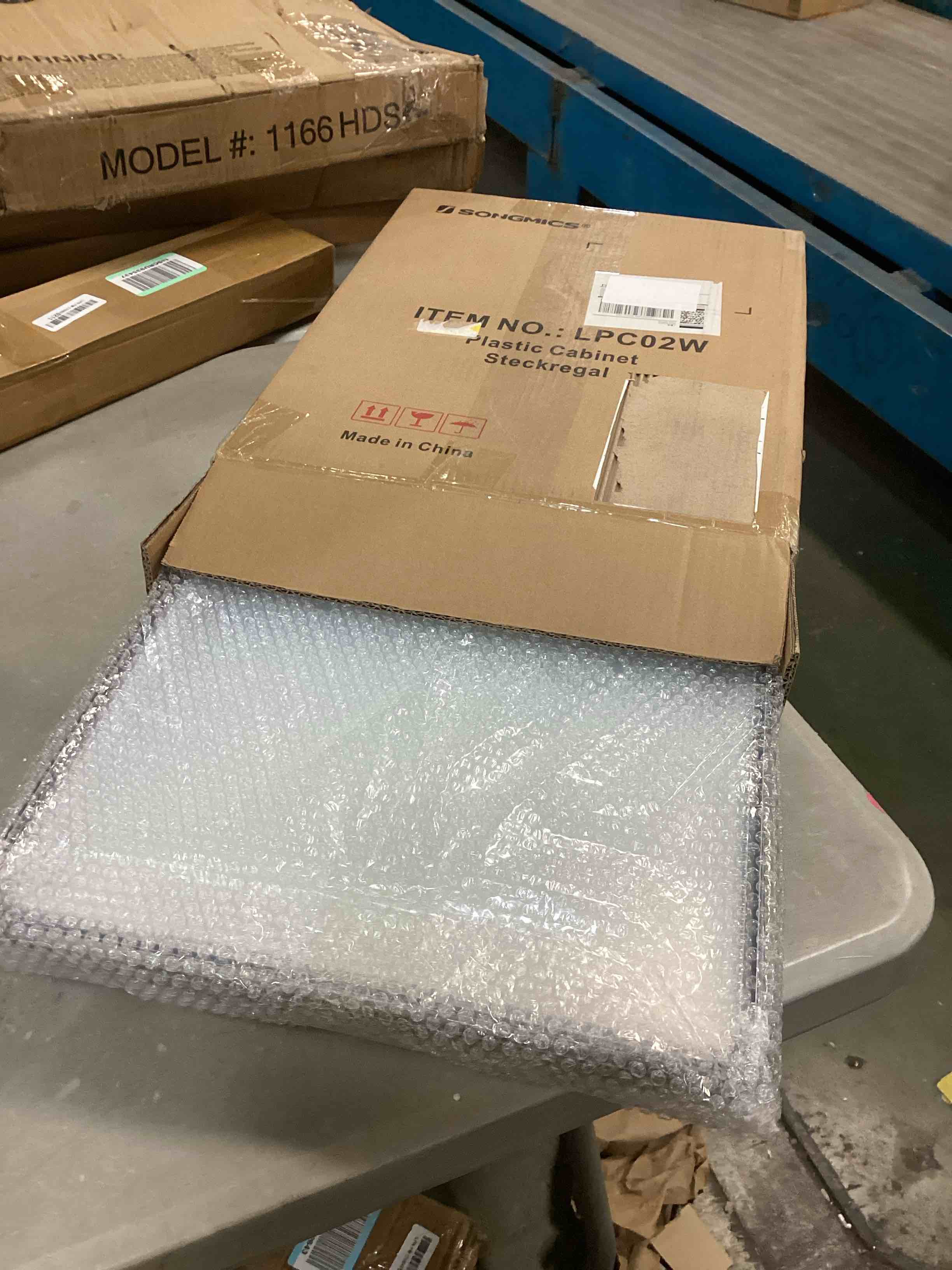 https://s3.amazonaws.com/lotting-images-prod/bidfta/RED6121246_1711207025132.jpeg