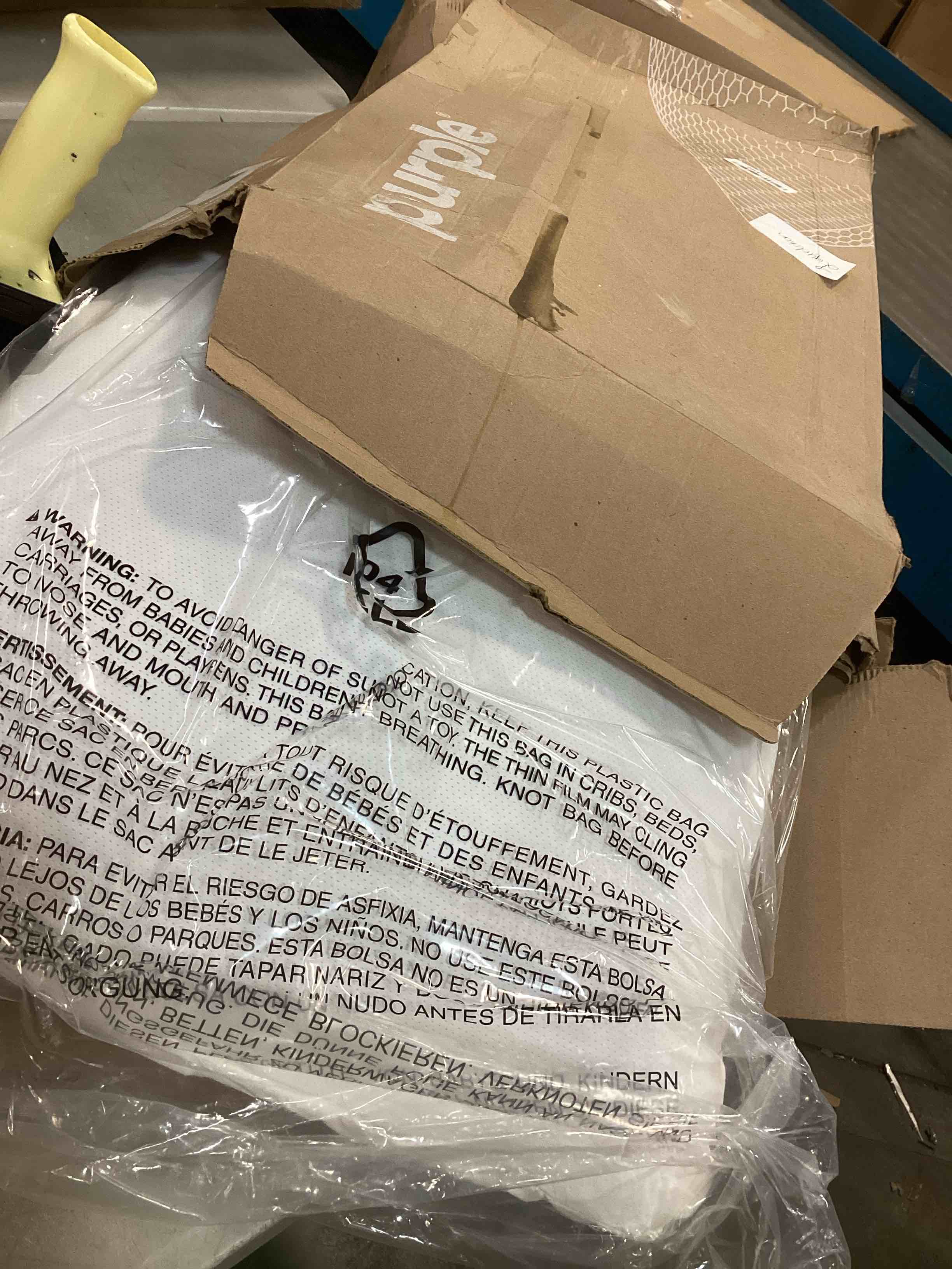 https://s3.amazonaws.com/lotting-images-prod/bidfta/RED6121267_1711209177215.jpeg