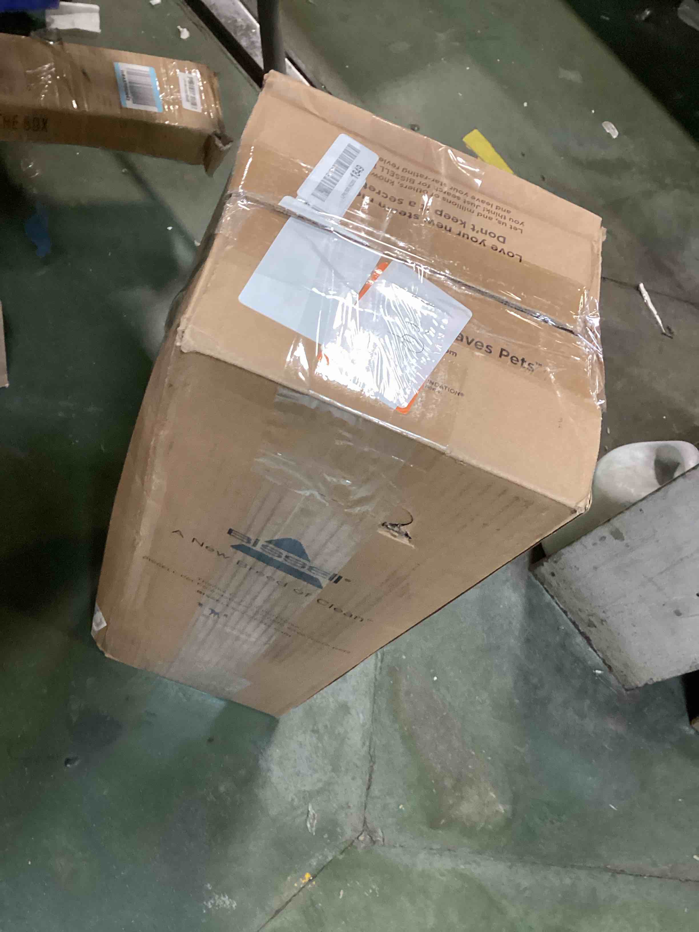 https://s3.amazonaws.com/lotting-images-prod/bidfta/RED6121293_1711213543553.jpeg