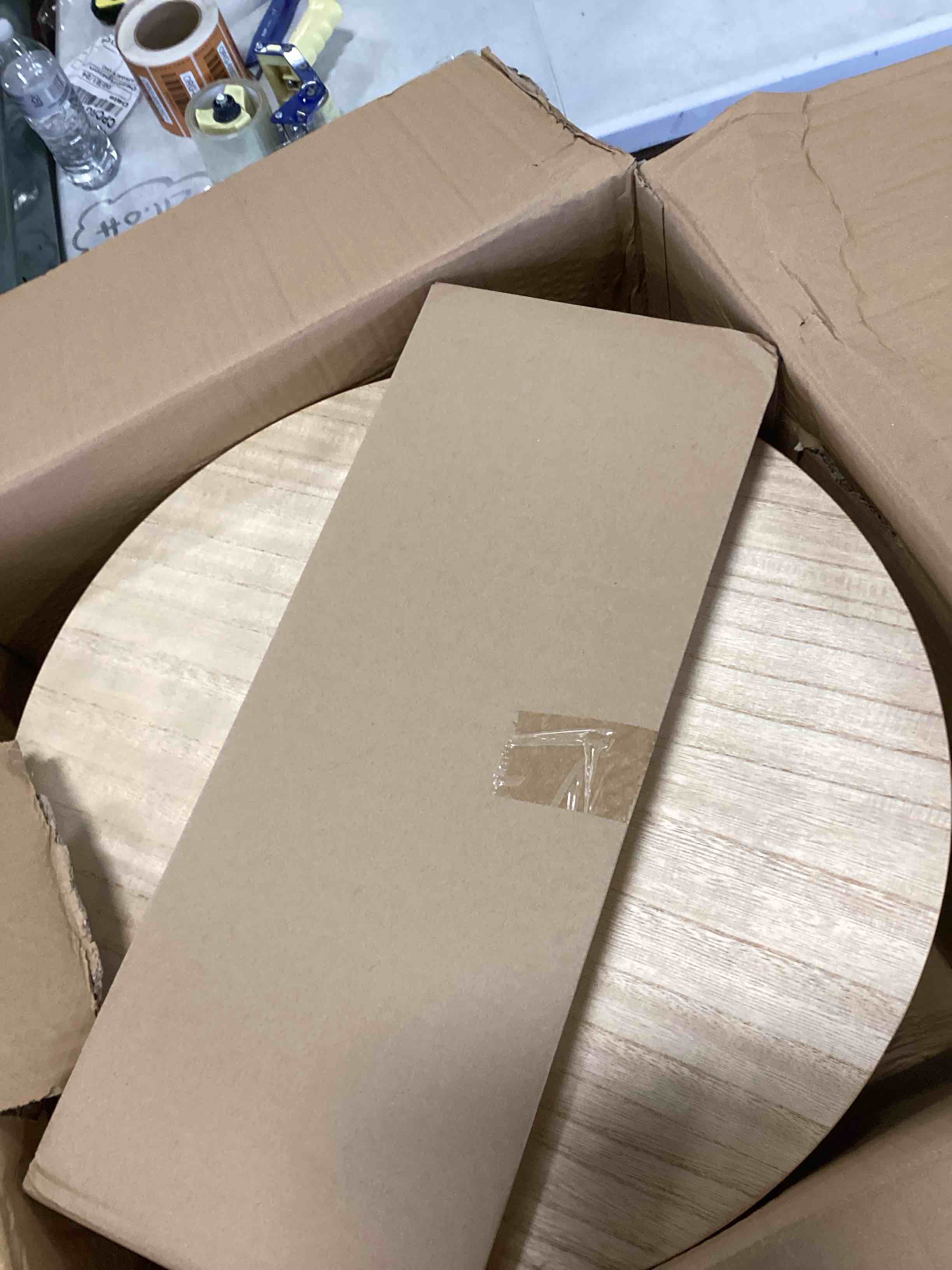 https://s3.amazonaws.com/lotting-images-prod/bidfta/RED6122865_1709836362159.jpeg