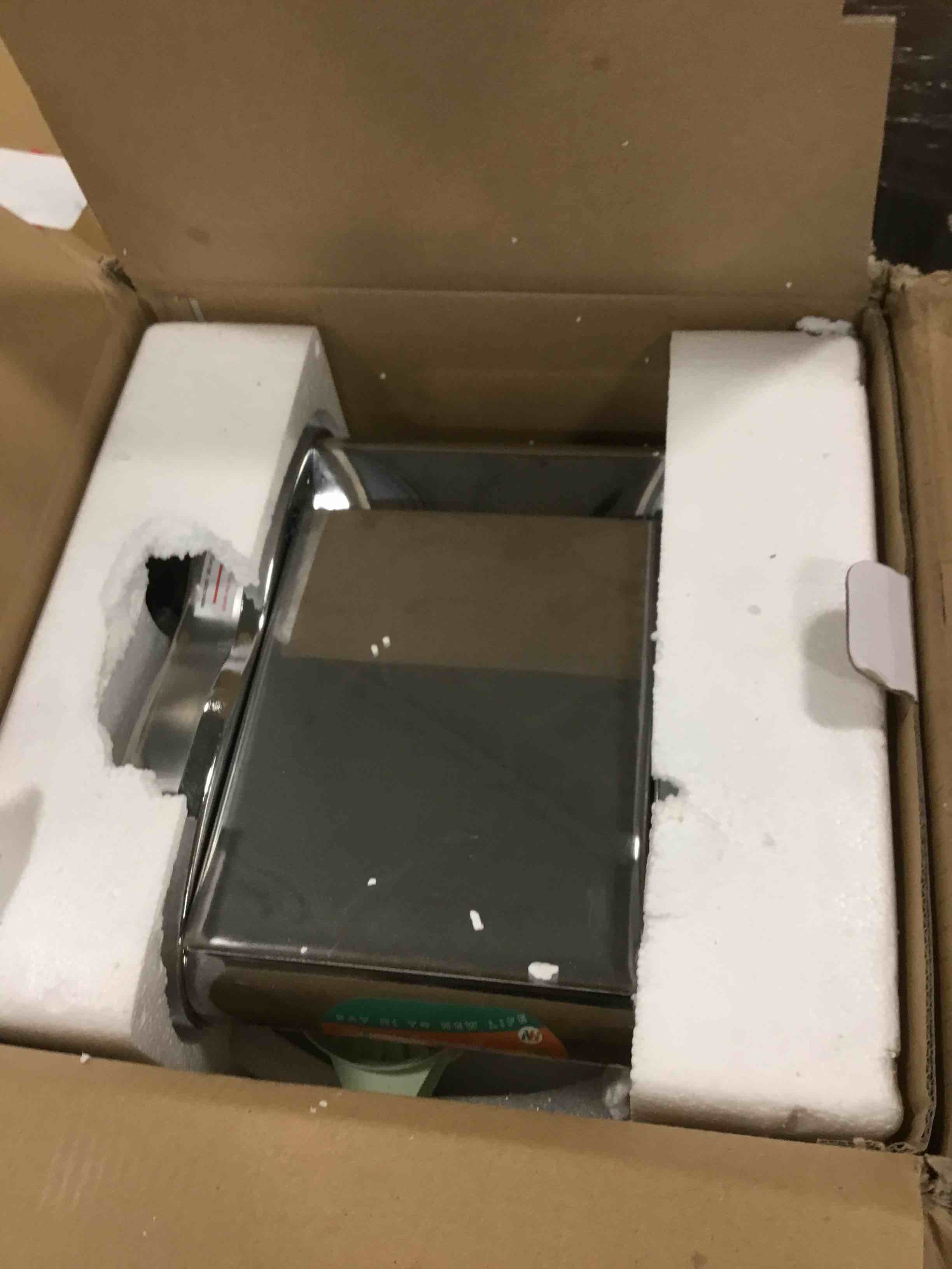https://s3.amazonaws.com/lotting-images-prod/bidfta/RED6124291_1710335816289.jpeg