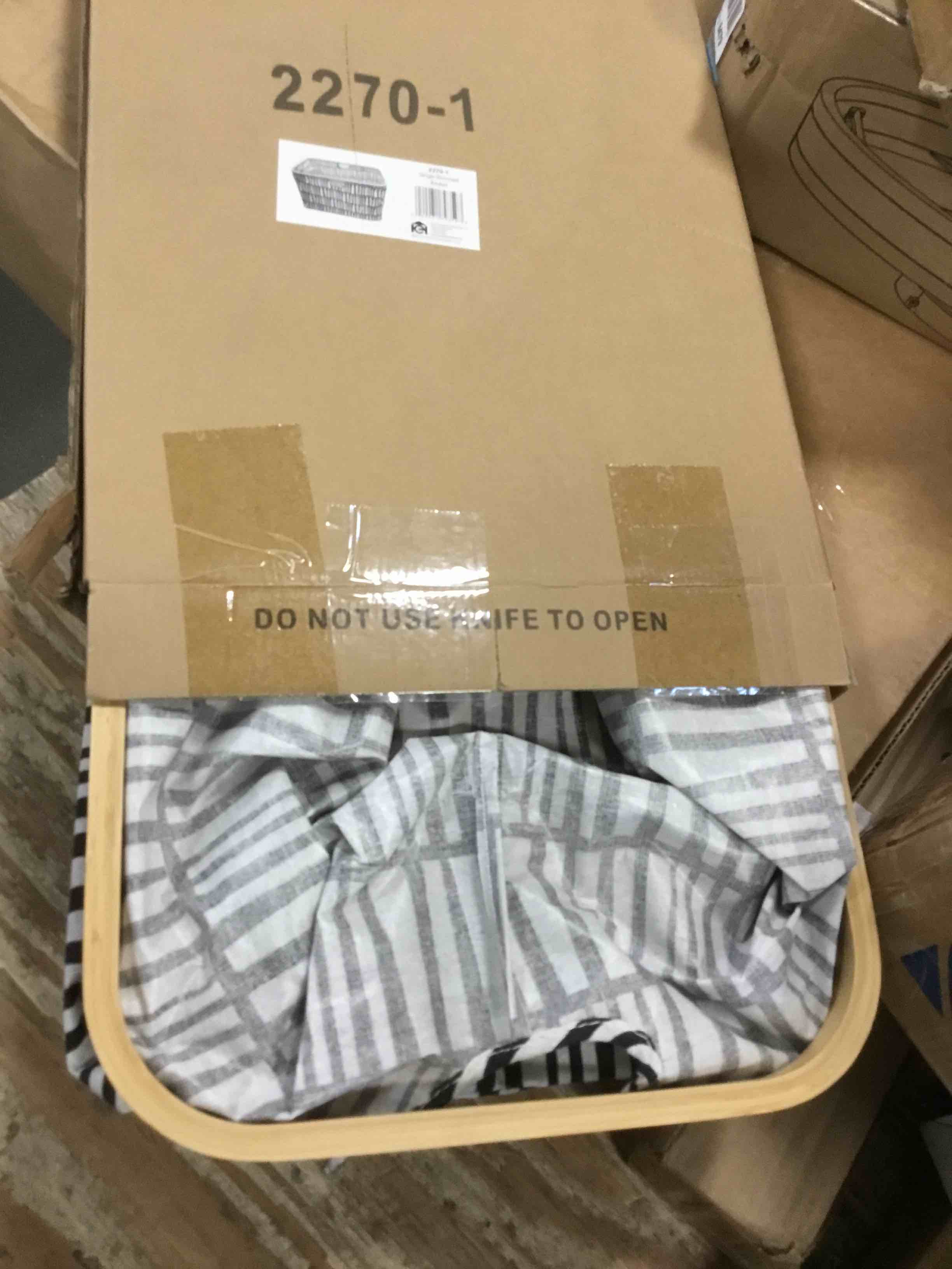 https://s3.amazonaws.com/lotting-images-prod/bidfta/RED6124308_1710338095177.jpeg