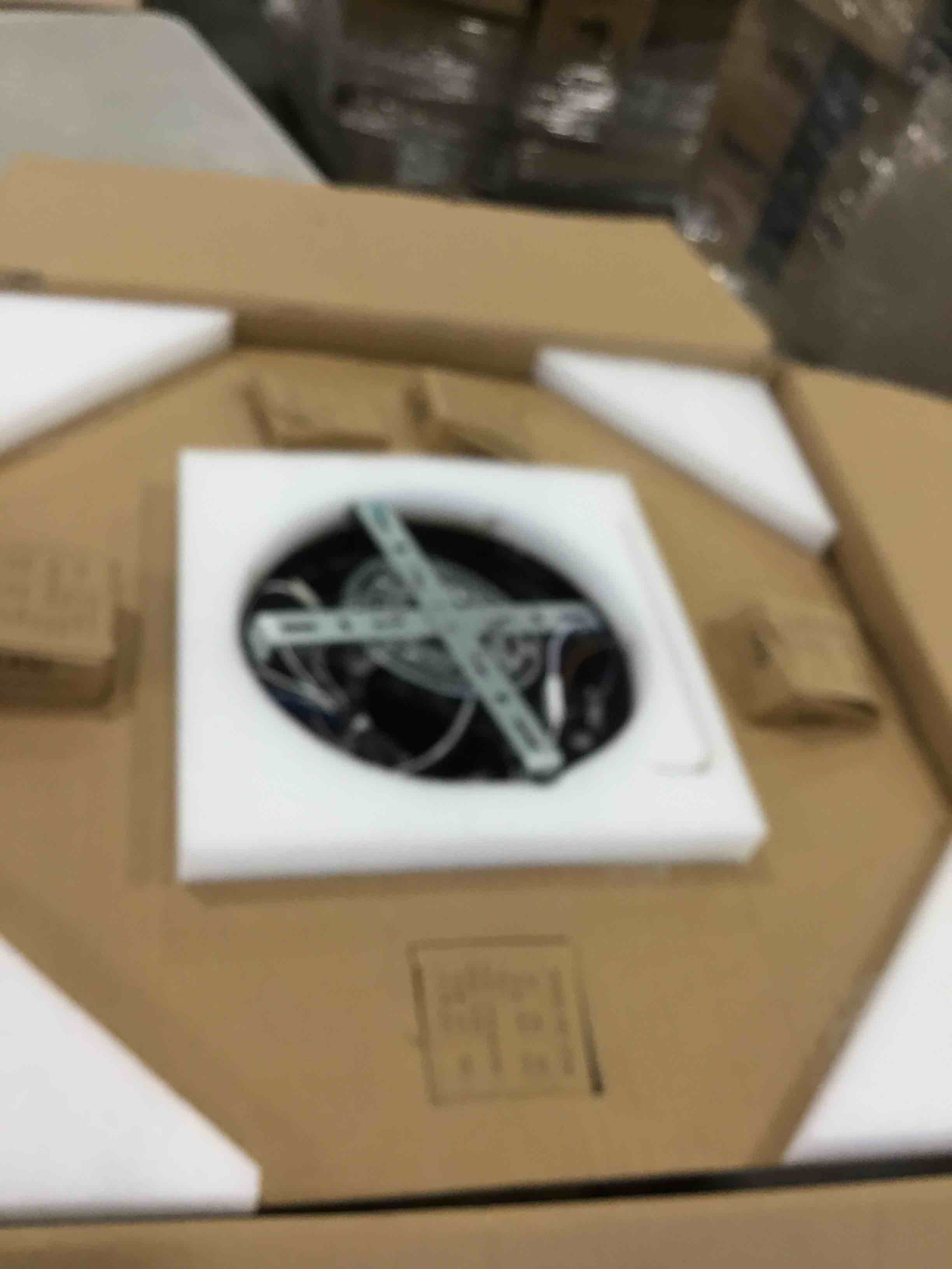https://s3.amazonaws.com/lotting-images-prod/bidfta/RED6124364_1710346657466.jpeg