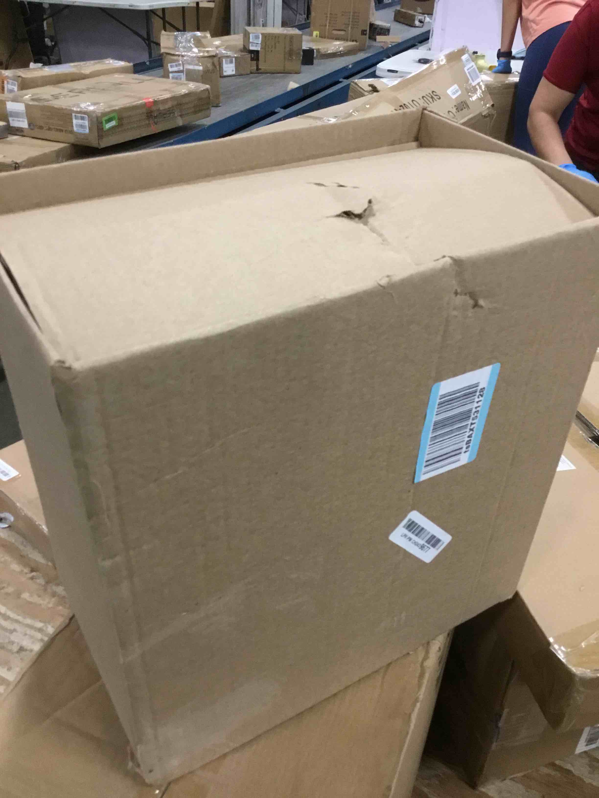 https://s3.amazonaws.com/lotting-images-prod/bidfta/RED6124618_1710441043834.jpeg