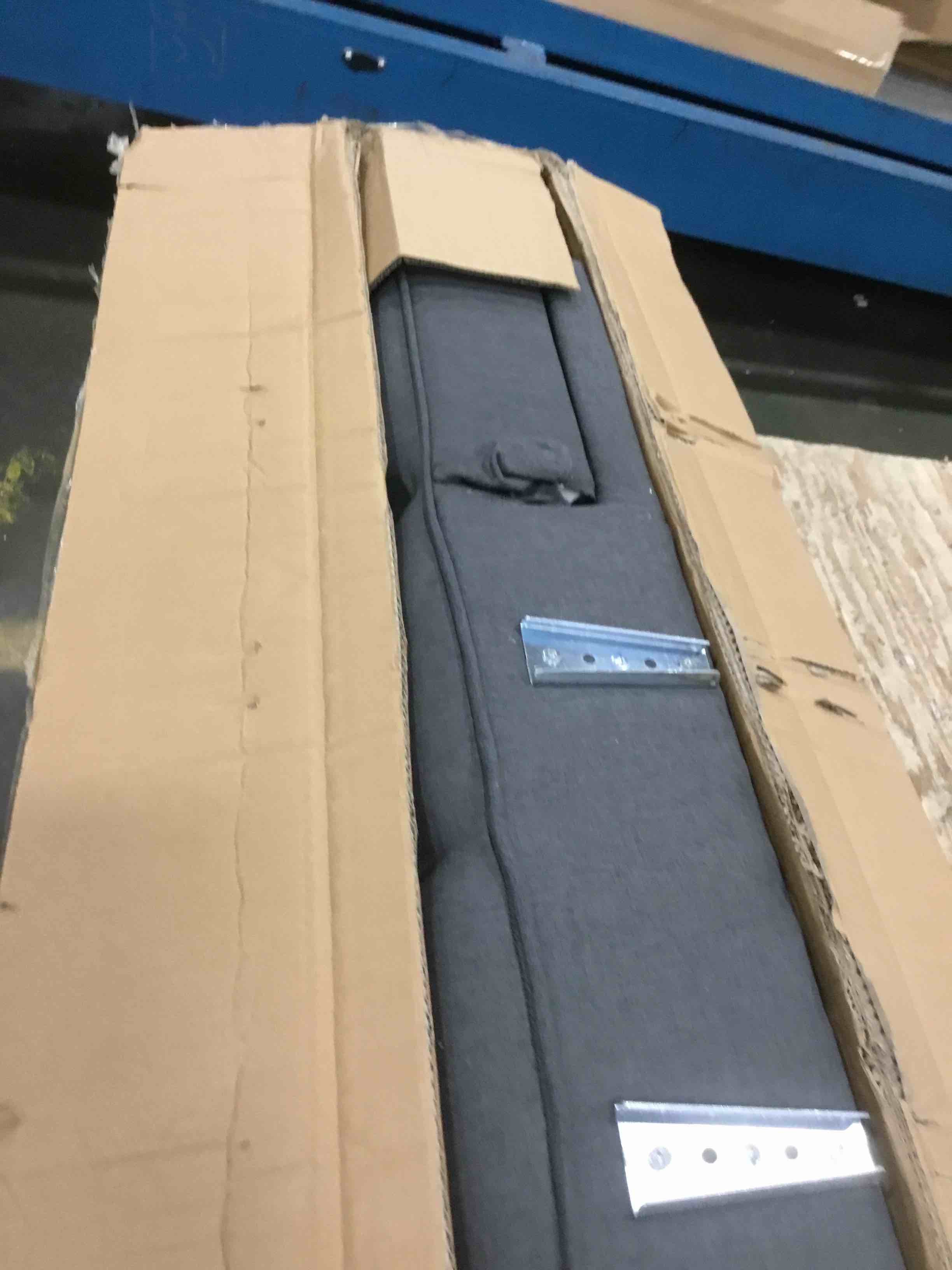 https://s3.amazonaws.com/lotting-images-prod/bidfta/RED6124676_1710505177811.jpeg
