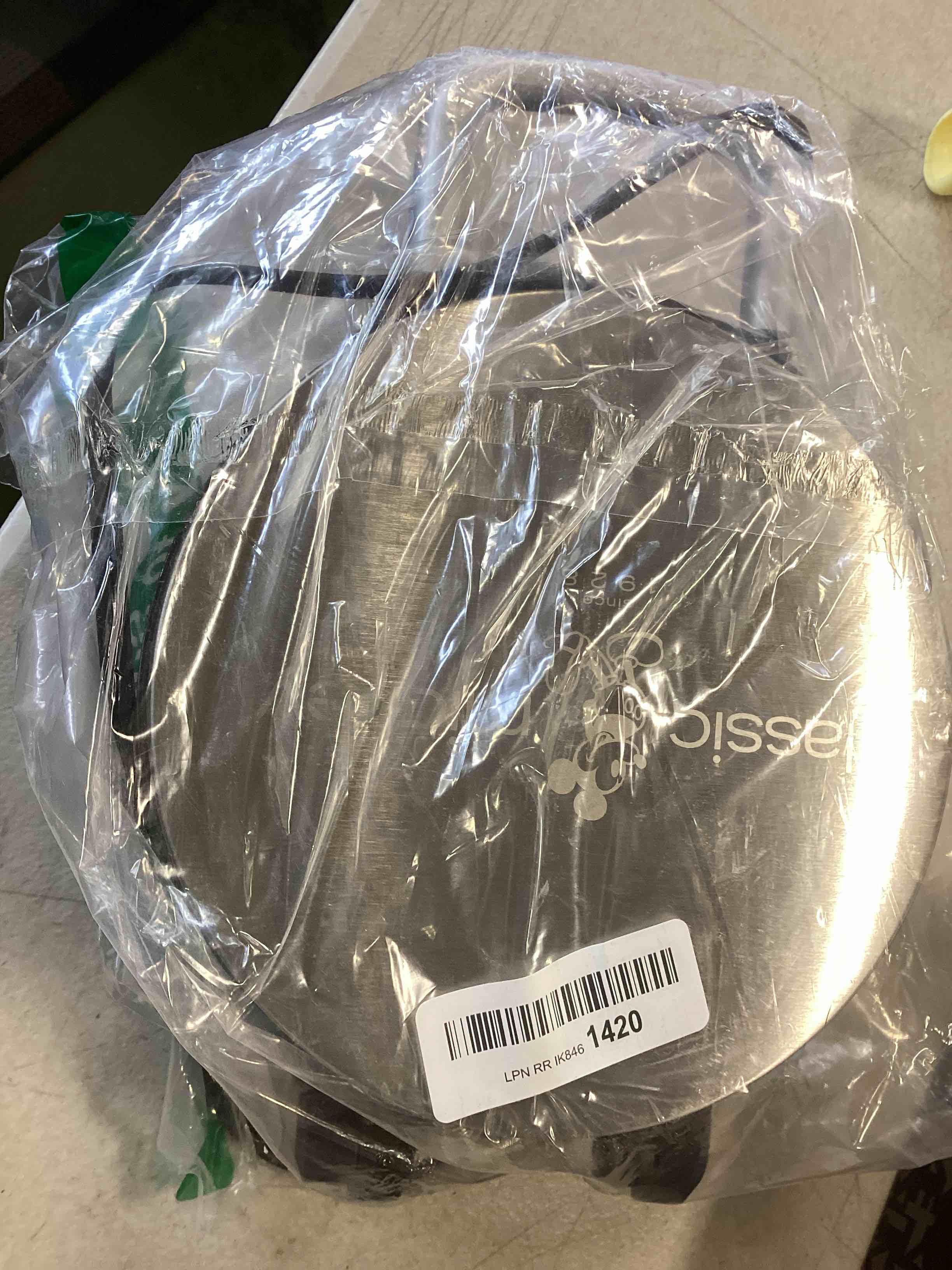 https://s3.amazonaws.com/lotting-images-prod/bidfta/RED6126603_1710446232448.jpeg