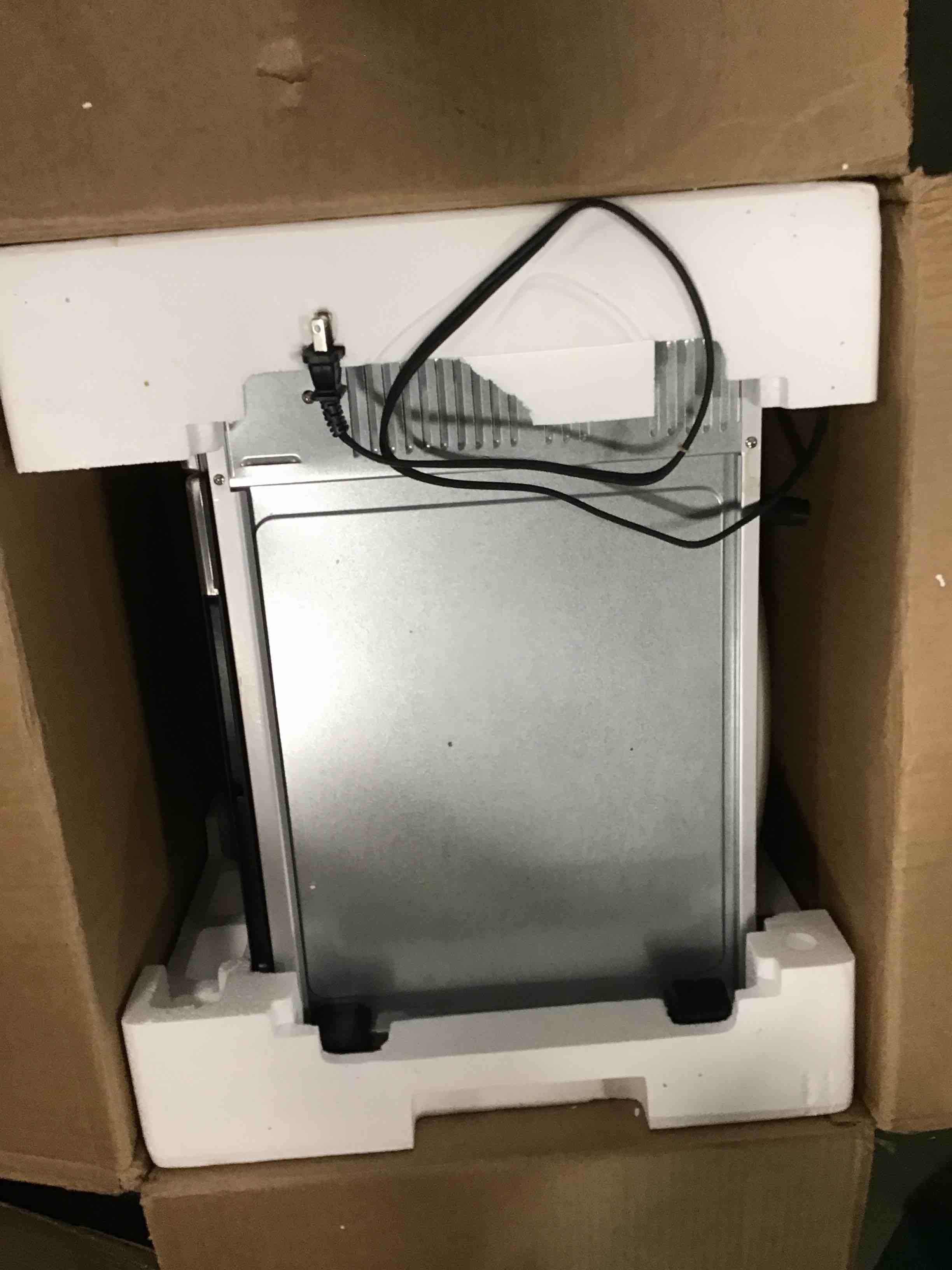 https://s3.amazonaws.com/lotting-images-prod/bidfta/RED6126947_1721699398531.jpeg