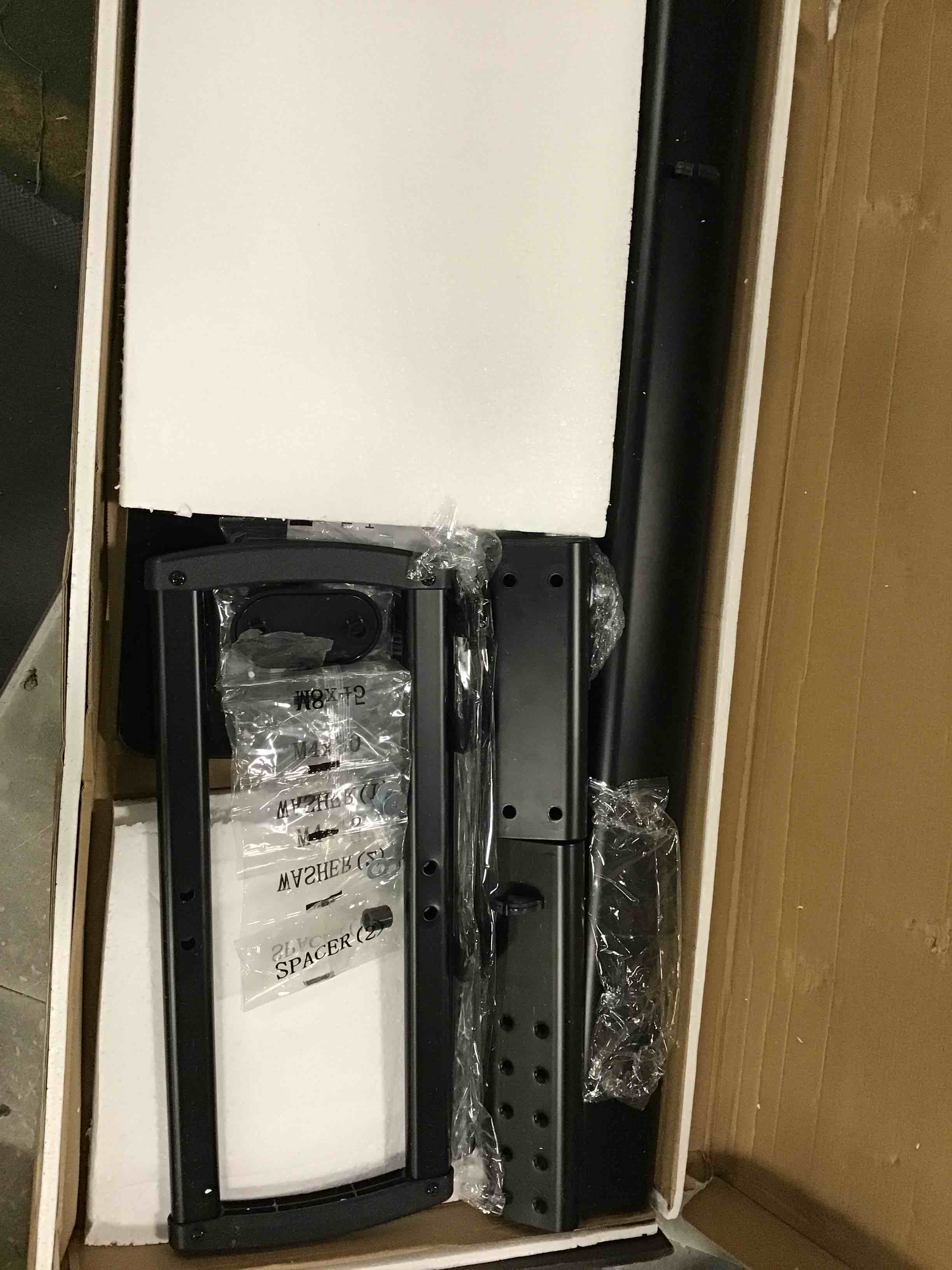 https://s3.amazonaws.com/lotting-images-prod/bidfta/RED6127161_1721792485455.jpeg