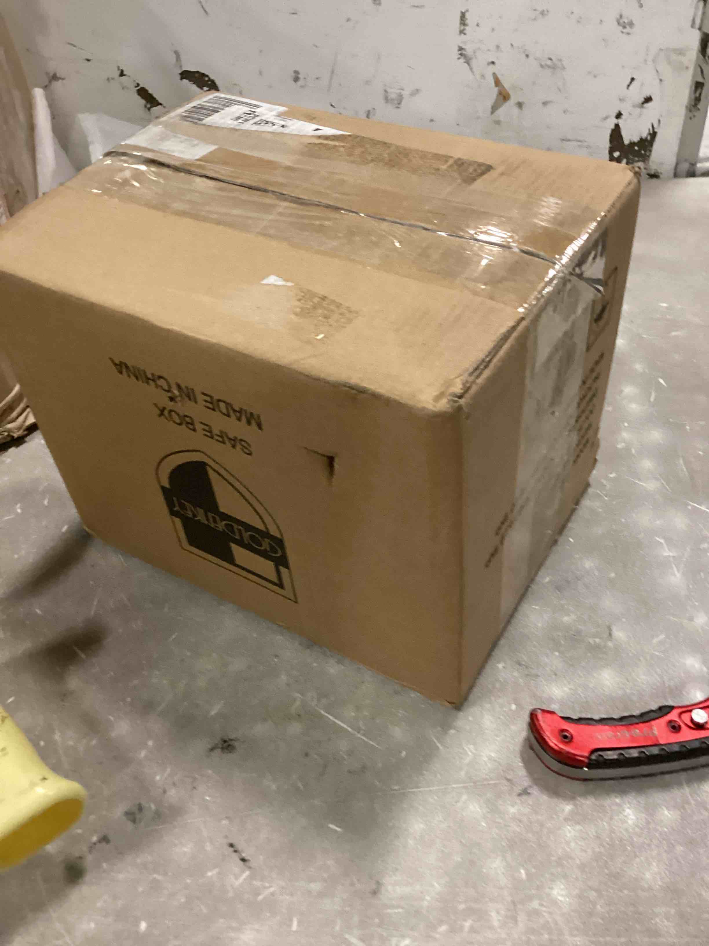 https://s3.amazonaws.com/lotting-images-prod/bidfta/RED6127219_1721821710976.jpeg