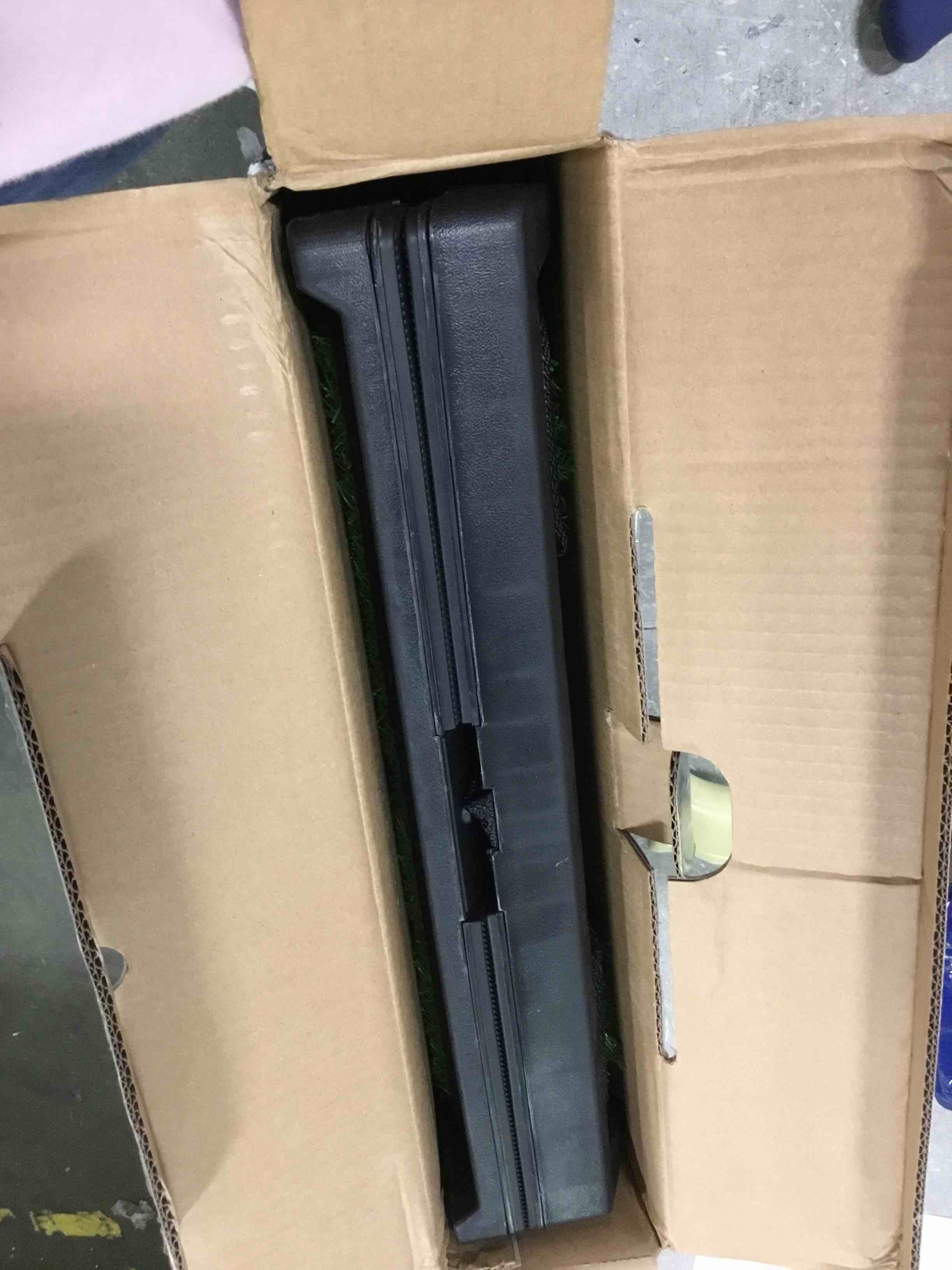 https://s3.amazonaws.com/lotting-images-prod/bidfta/RED6127565_1721875707536.jpeg