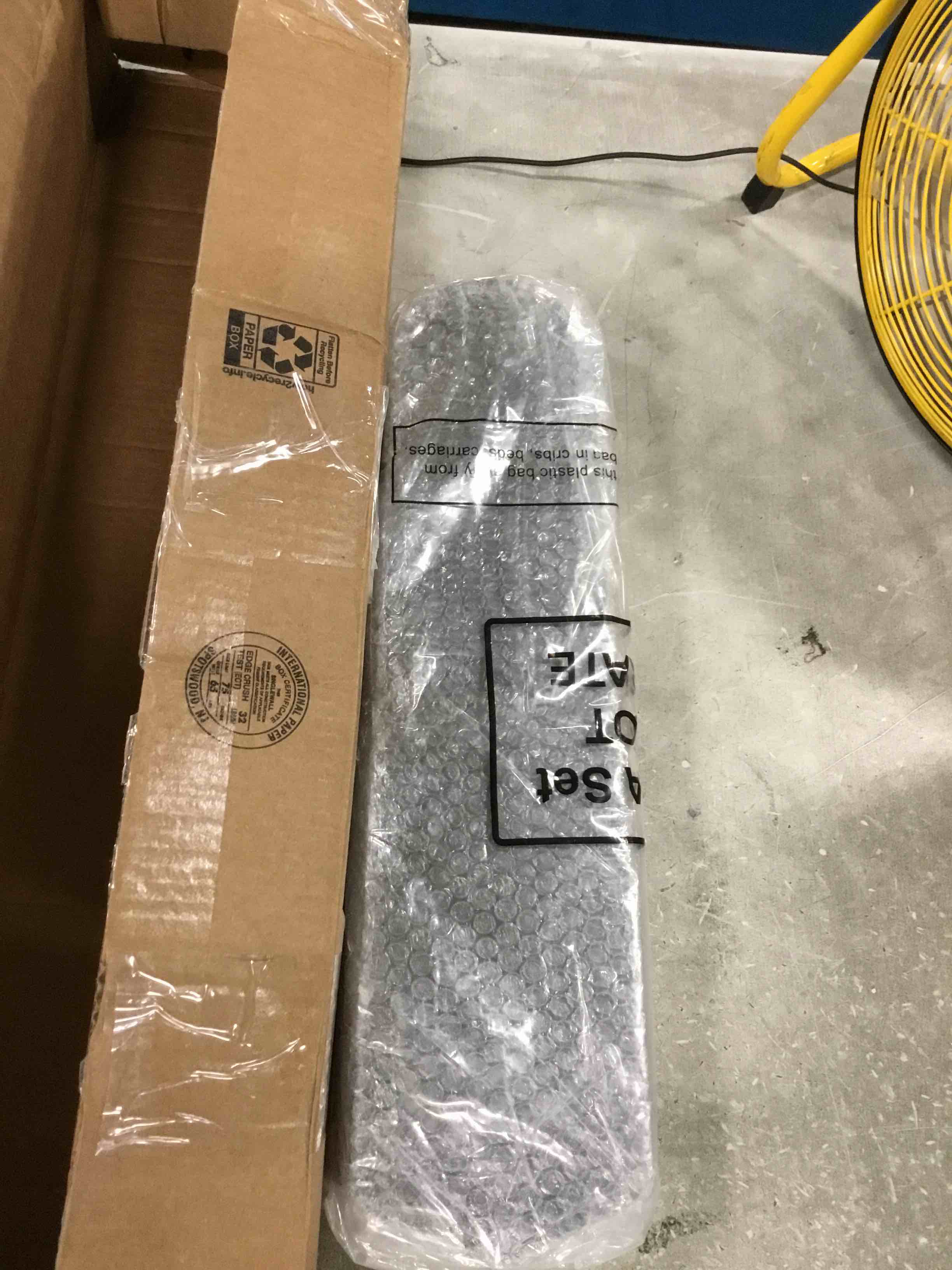 https://s3.amazonaws.com/lotting-images-prod/bidfta/RED6127637_1721944628272.jpeg