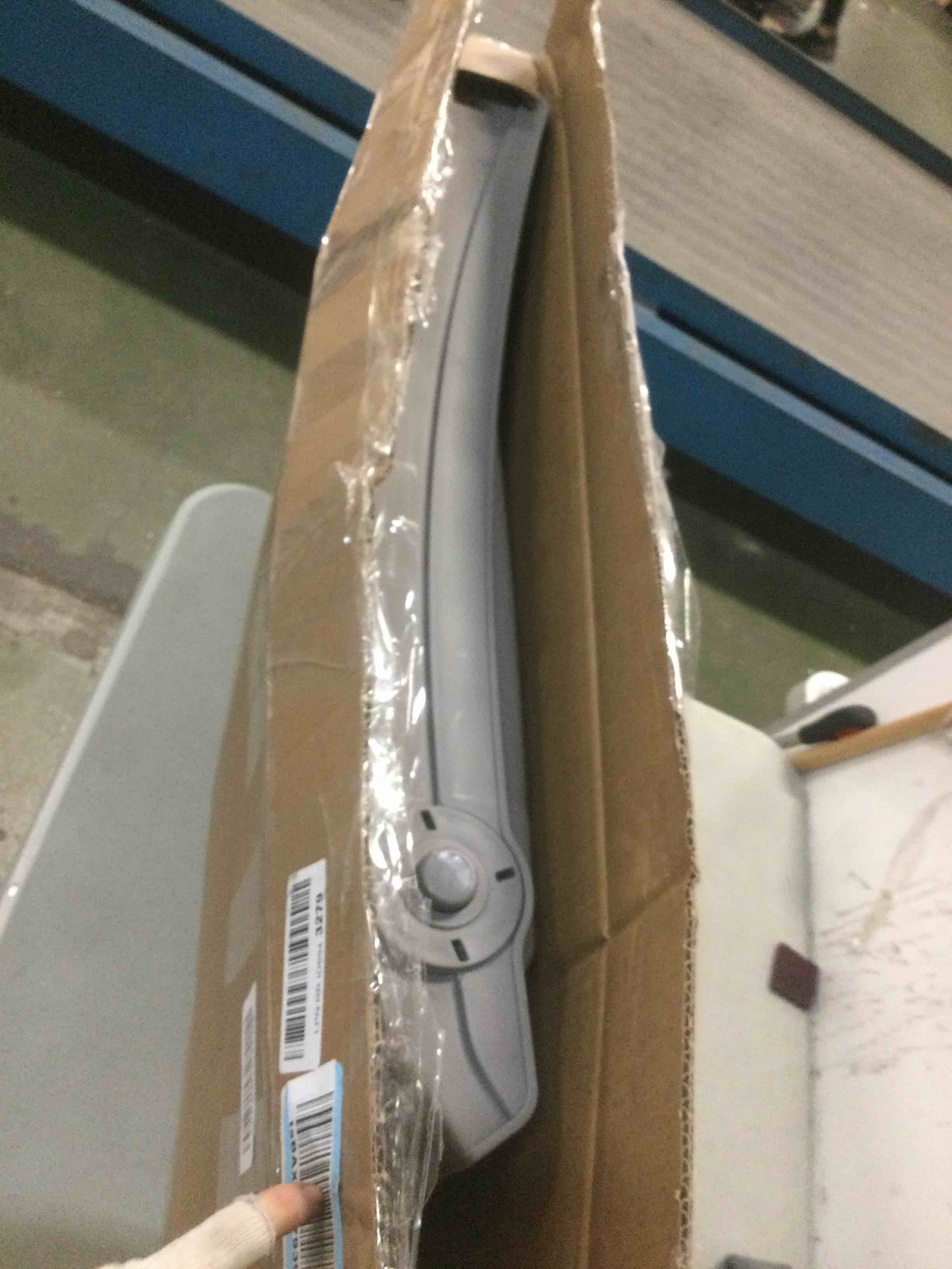 https://s3.amazonaws.com/lotting-images-prod/bidfta/RED6129619_1709145860385.jpeg