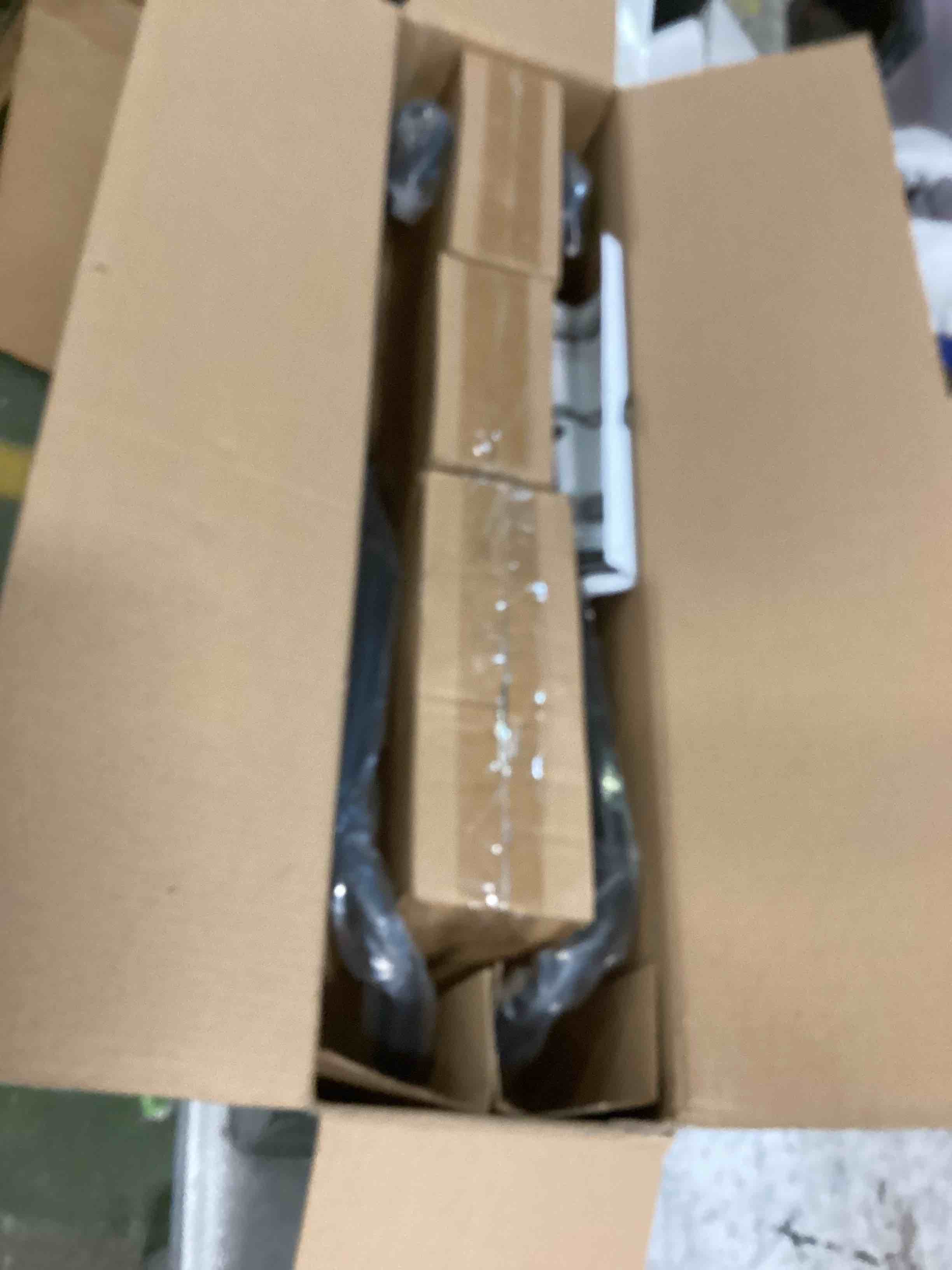 https://s3.amazonaws.com/lotting-images-prod/bidfta/RED6129820_1709216833430.jpeg