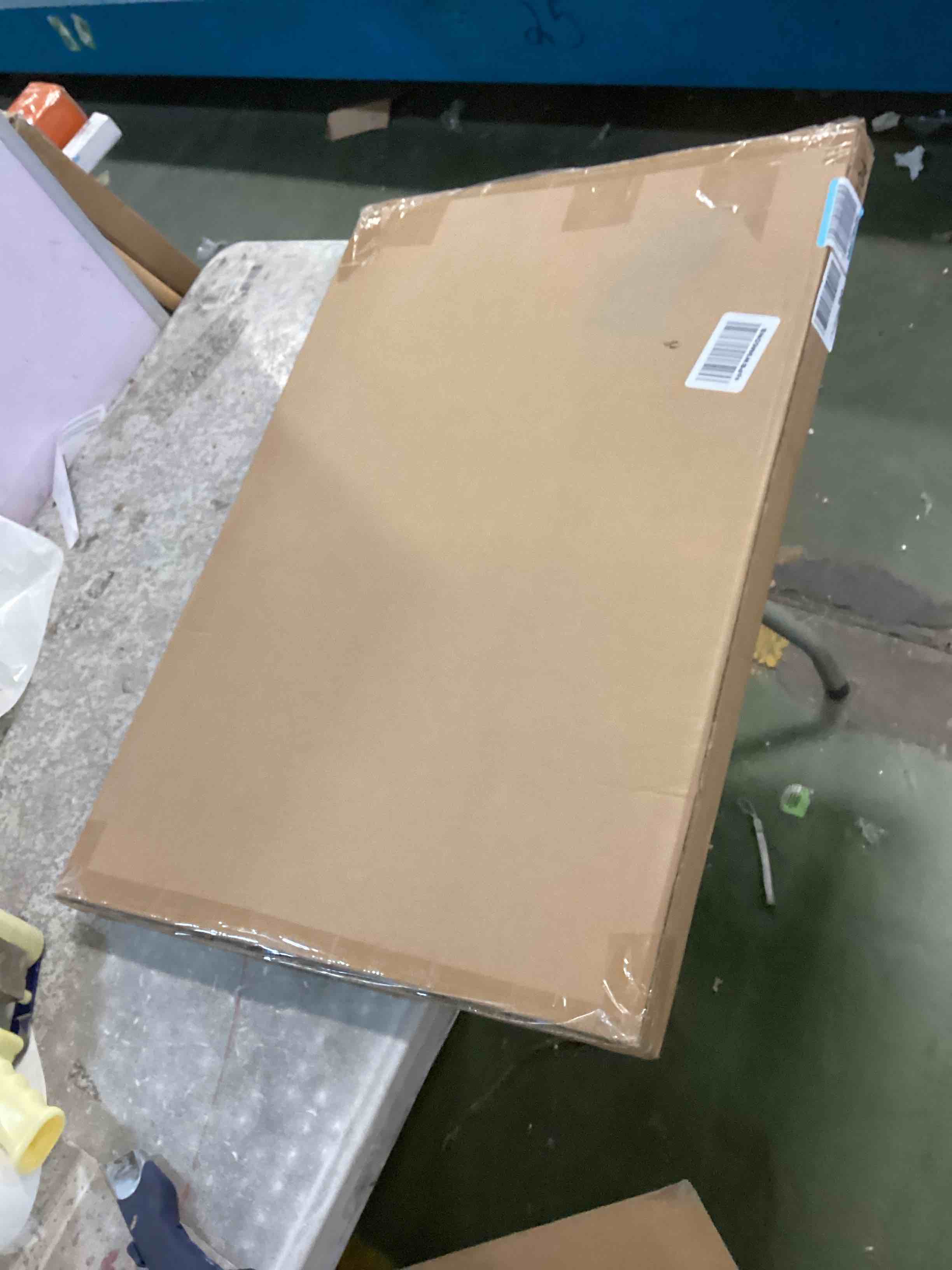 https://s3.amazonaws.com/lotting-images-prod/bidfta/RED6130005_1709232497676.jpeg