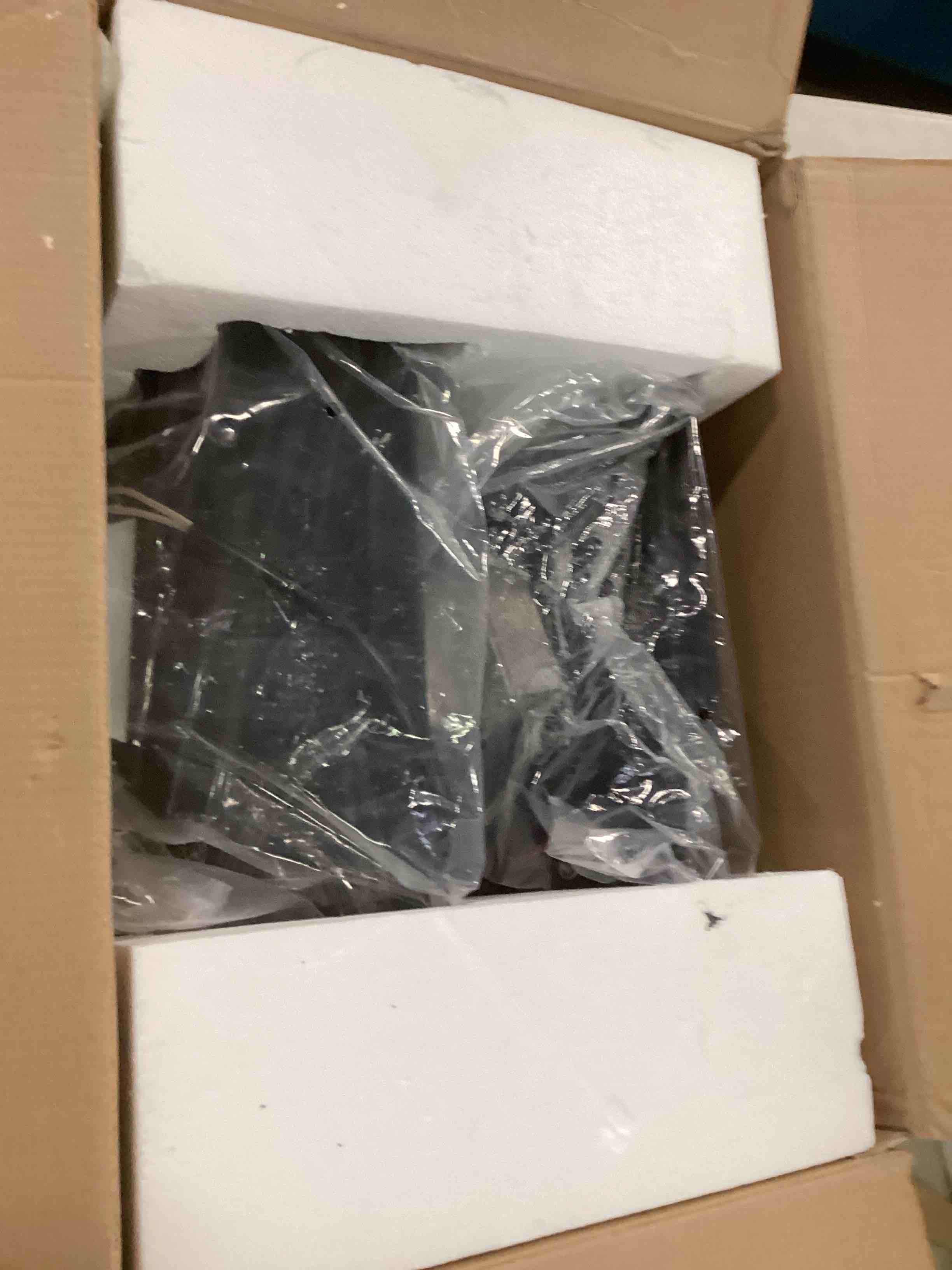 https://s3.amazonaws.com/lotting-images-prod/bidfta/RED6130222_1709303225694.jpeg