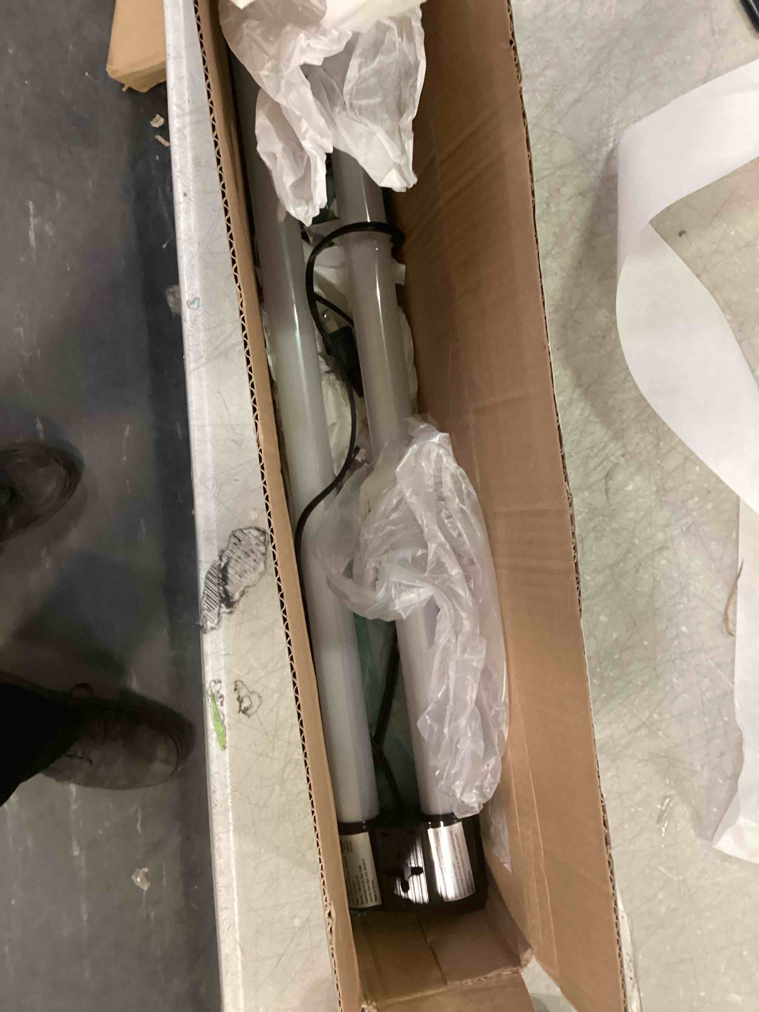 https://s3.amazonaws.com/lotting-images-prod/bidfta/RED6130547_1709397723544.jpeg