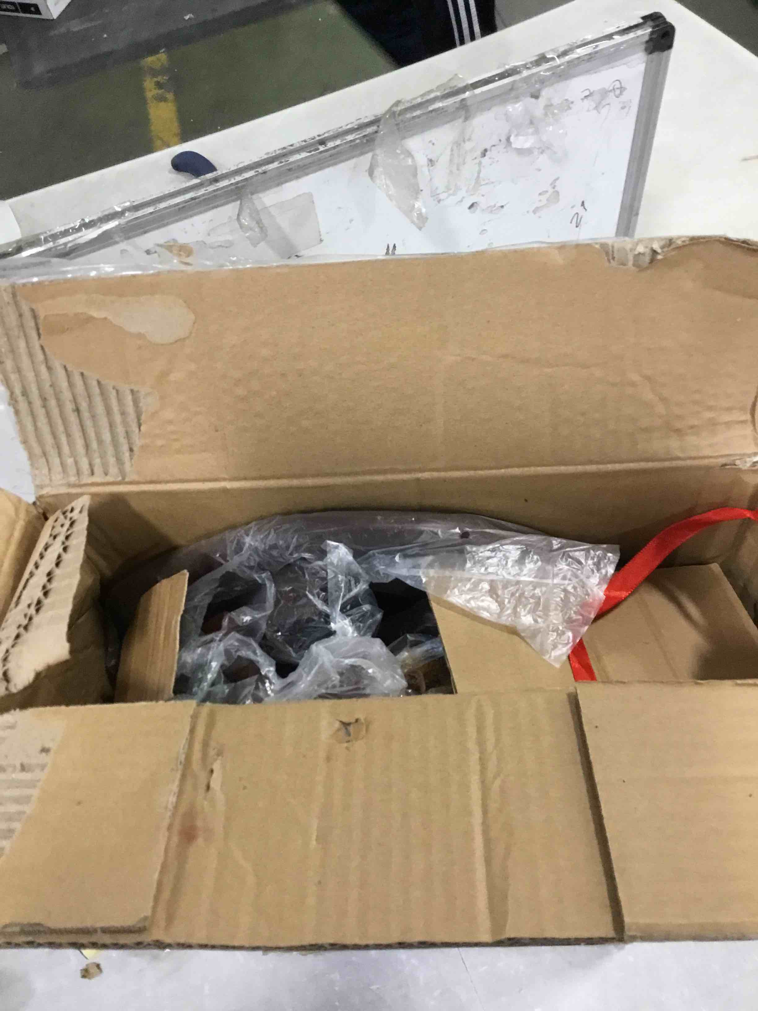 https://s3.amazonaws.com/lotting-images-prod/bidfta/RED6130676_1709556145647.jpeg