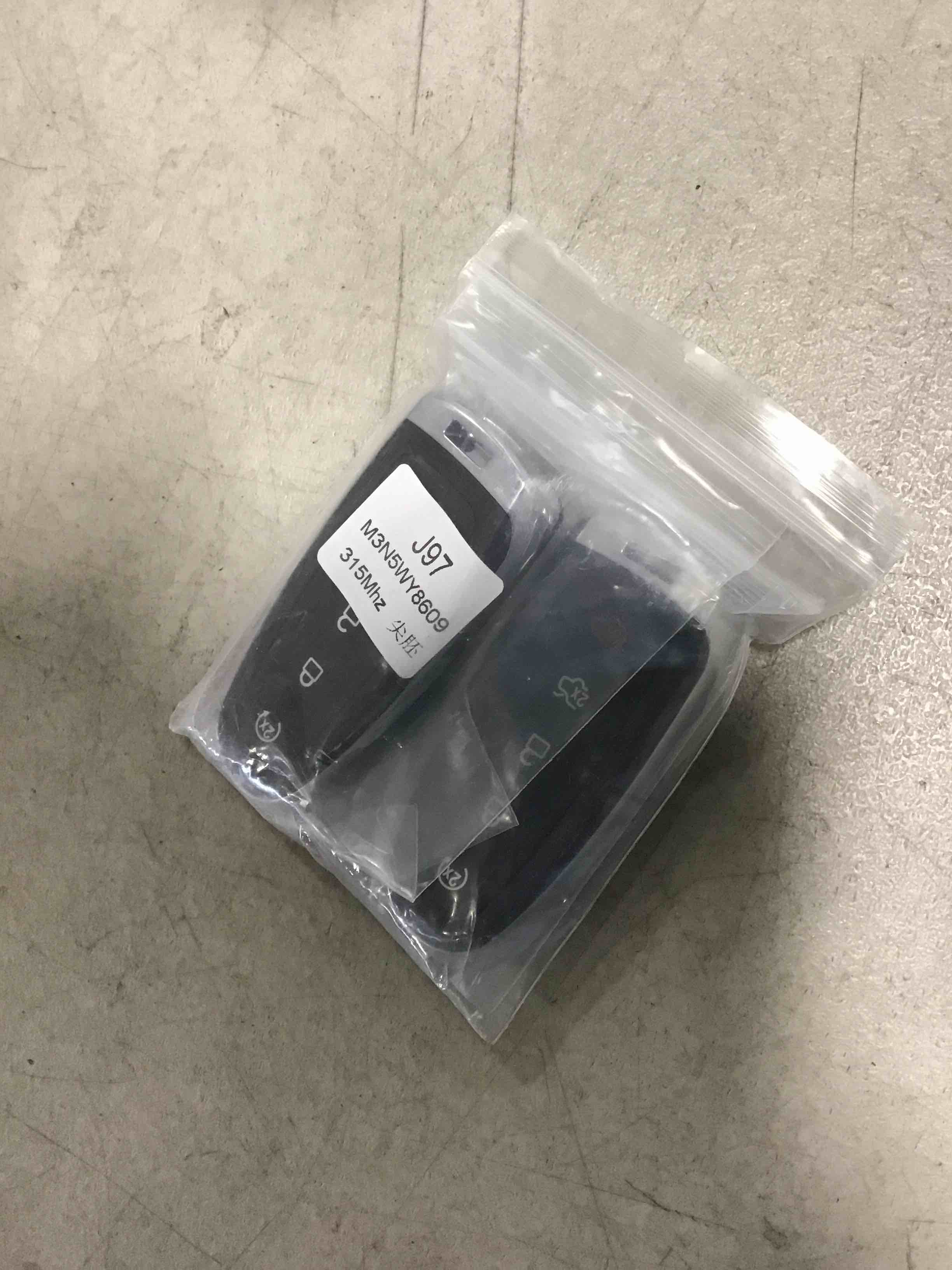 https://s3.amazonaws.com/lotting-images-prod/bidfta/RED6131149_1709142543875.jpeg
