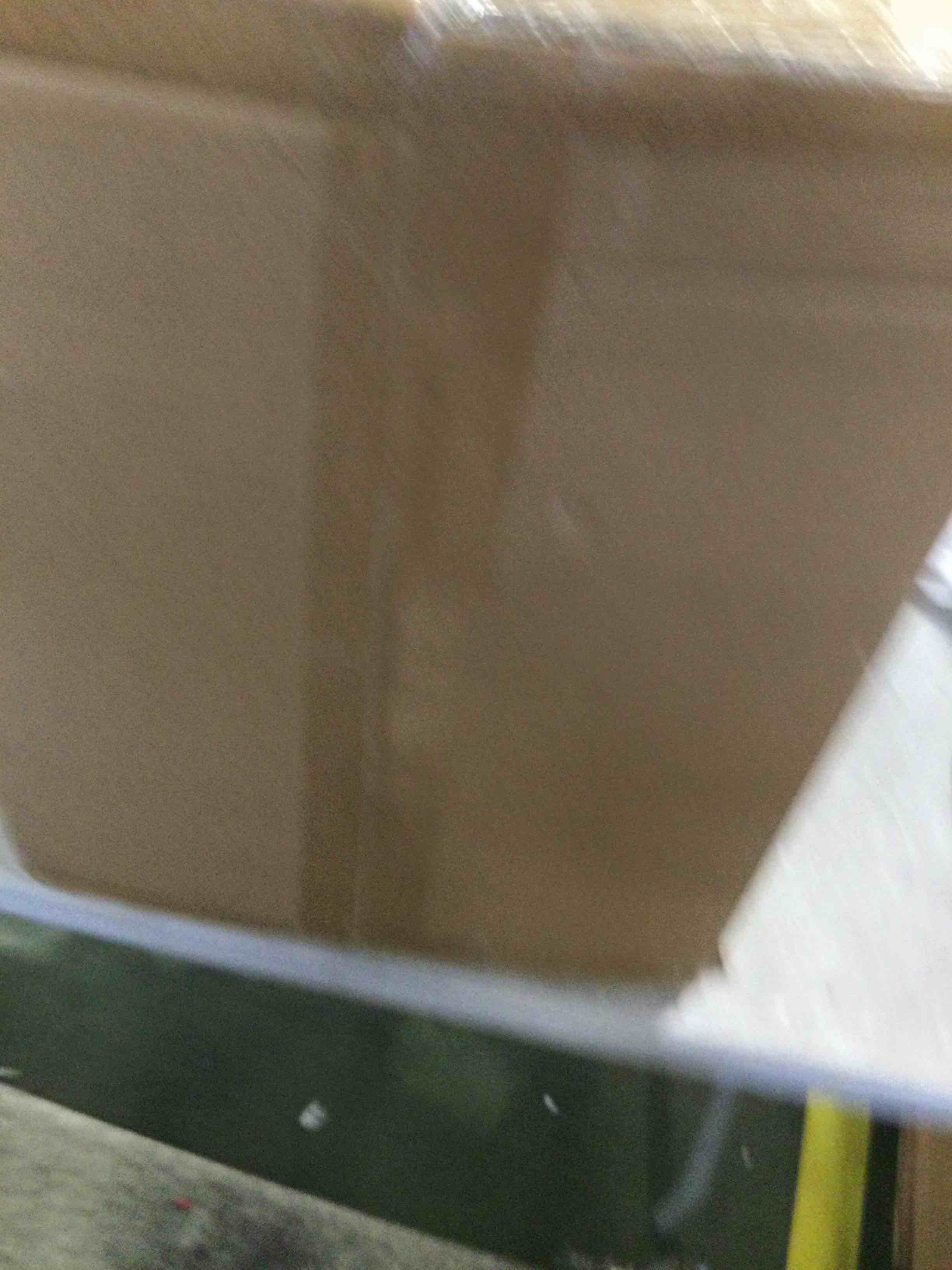 https://s3.amazonaws.com/lotting-images-prod/bidfta/RED6131175_1709151515708.jpeg