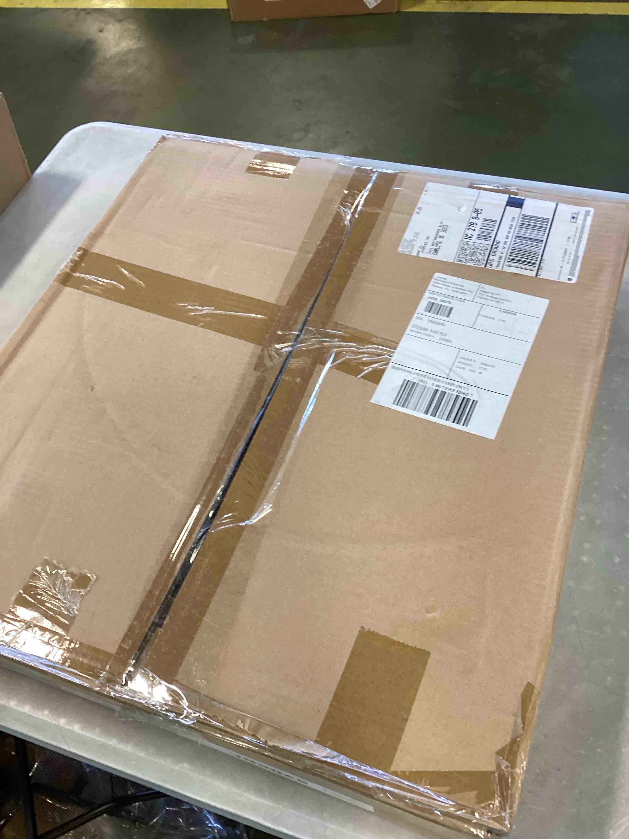 https://s3.amazonaws.com/lotting-images-prod/bidfta/RED6131273_1709234737108.jpeg