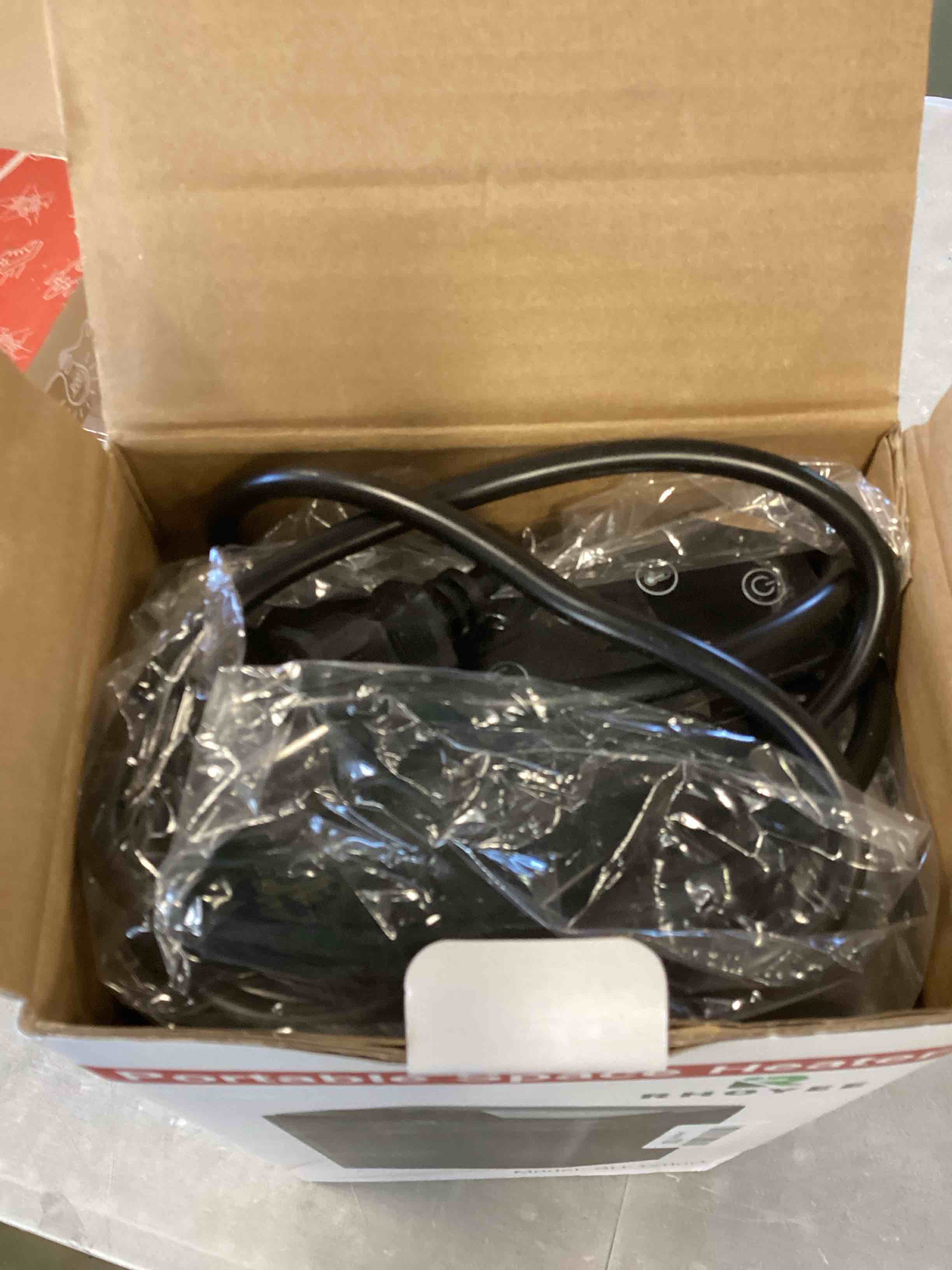 https://s3.amazonaws.com/lotting-images-prod/bidfta/RED6131321_1709241077777.jpeg
