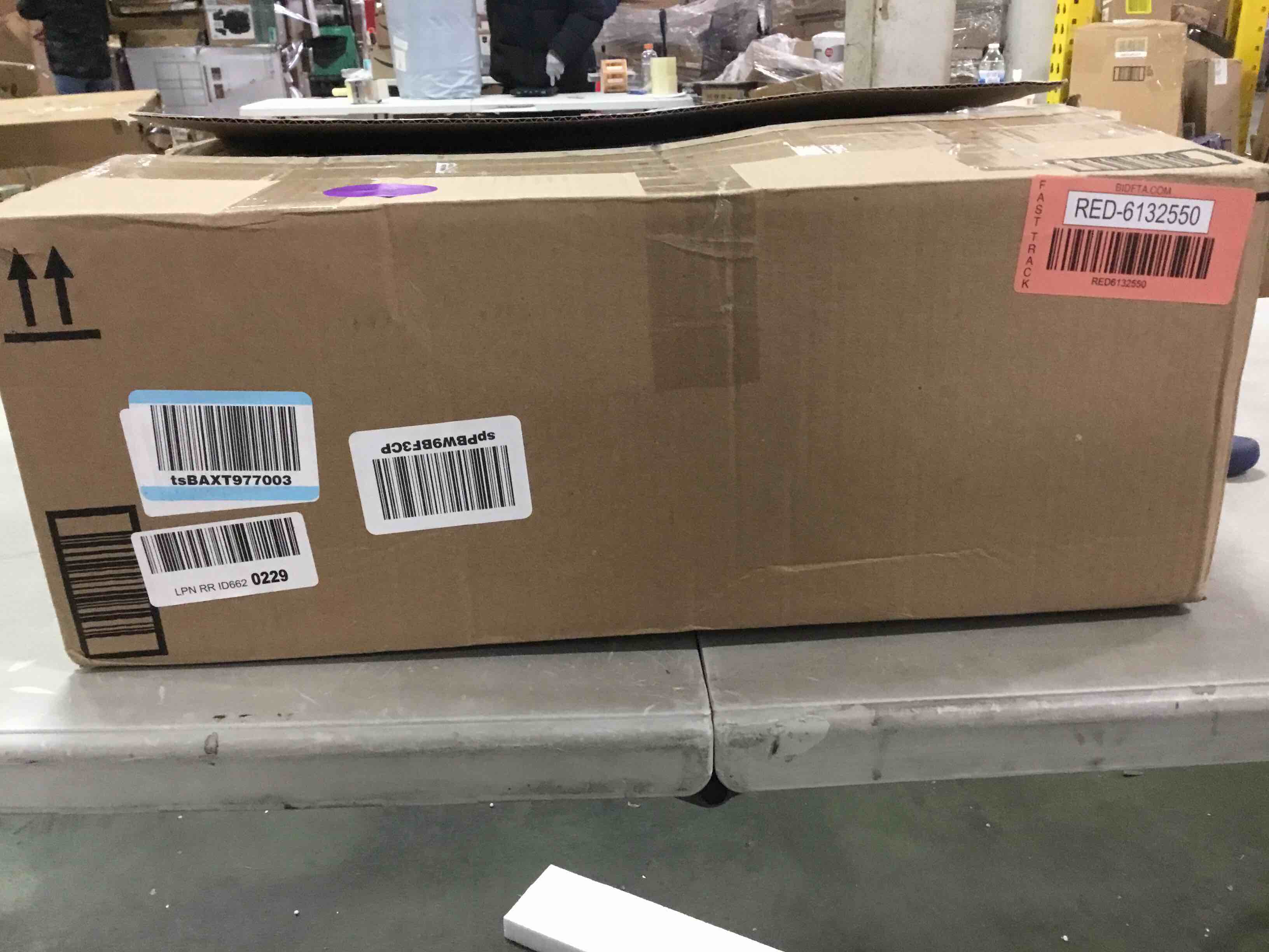 https://s3.amazonaws.com/lotting-images-prod/bidfta/RED6132550_1709321097058.jpeg