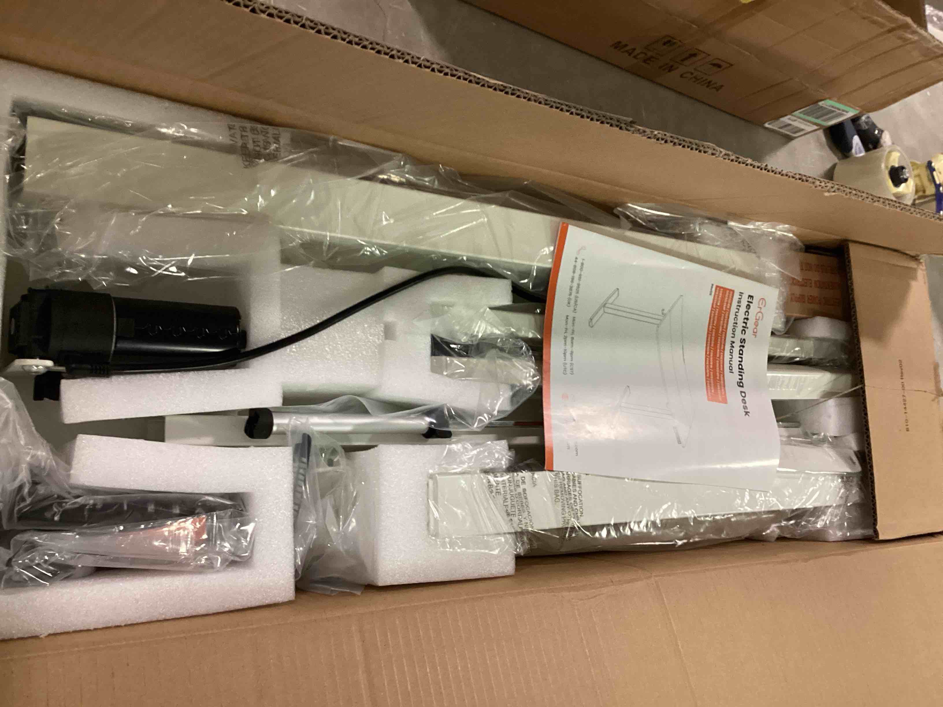 https://s3.amazonaws.com/lotting-images-prod/bidfta/RED6132733_1709585532205.jpeg