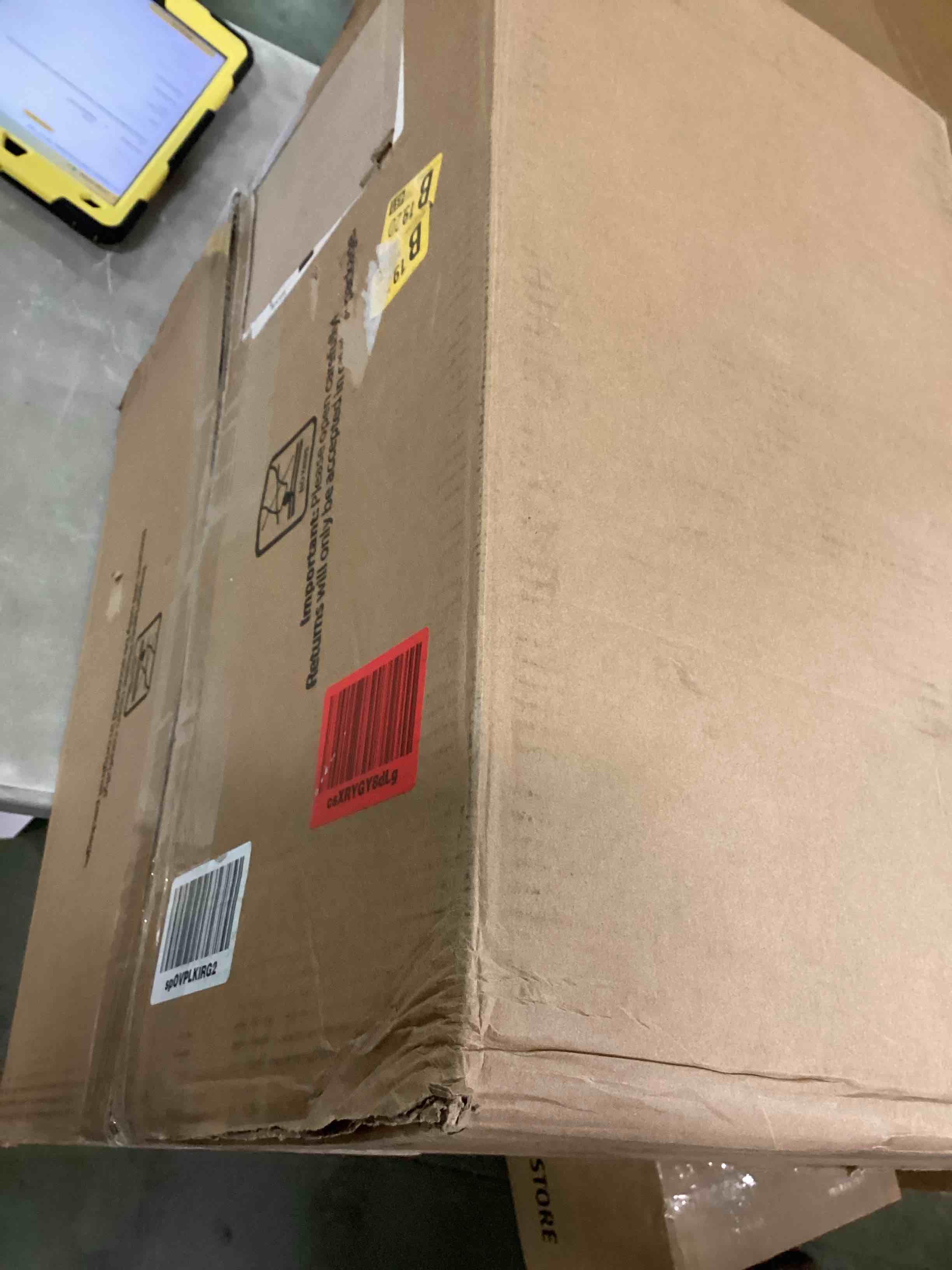 https://s3.amazonaws.com/lotting-images-prod/bidfta/RED6132745_1709586997527.jpeg