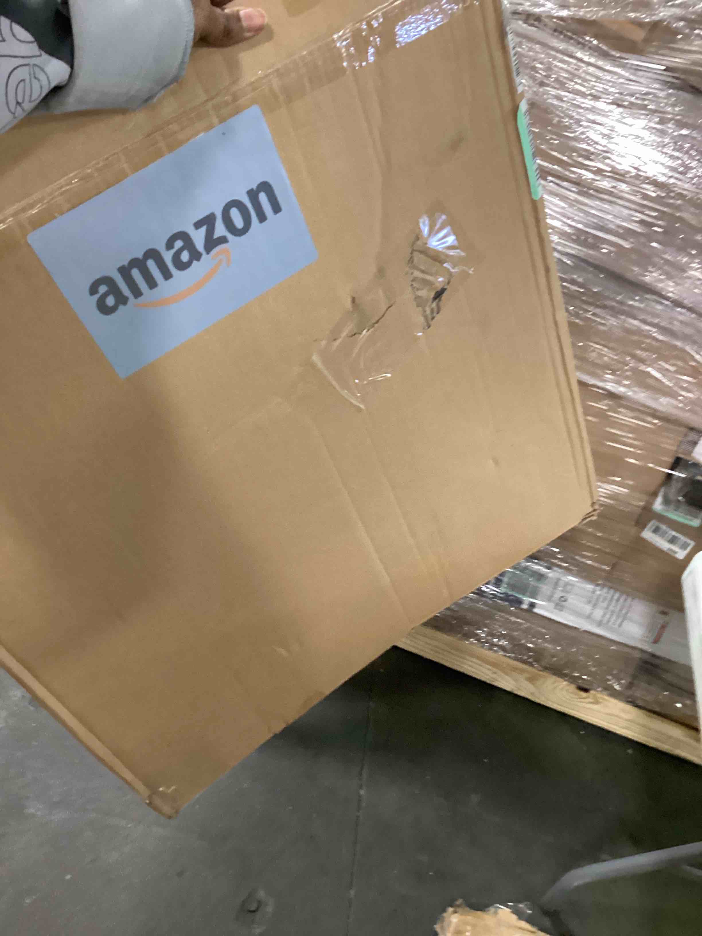 https://s3.amazonaws.com/lotting-images-prod/bidfta/RED6132796_1709649332441.jpeg