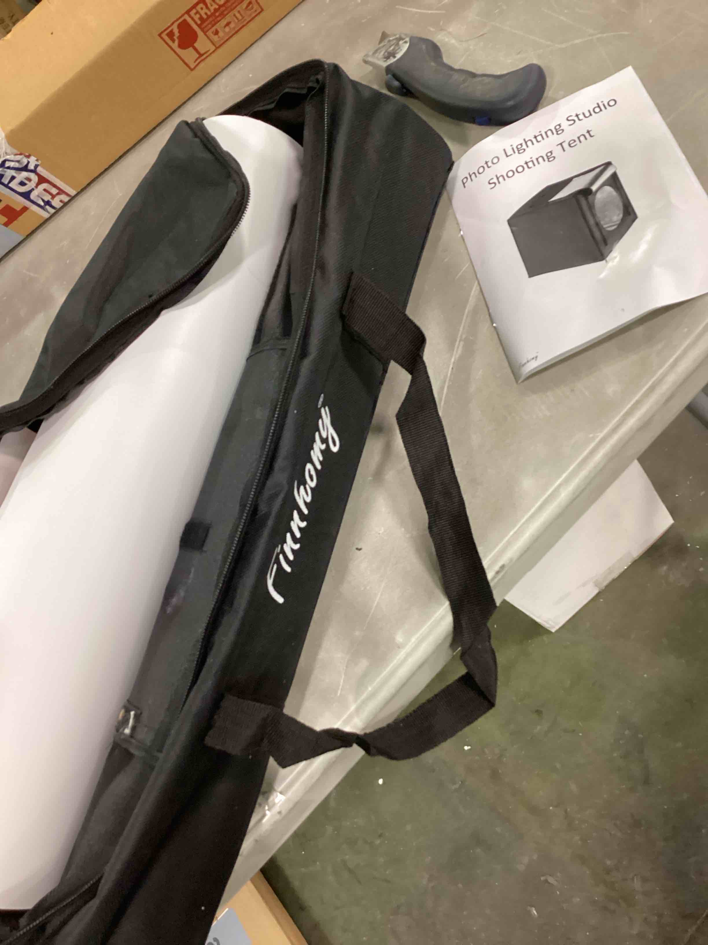 https://s3.amazonaws.com/lotting-images-prod/bidfta/RED6132813_1709653522410.jpeg