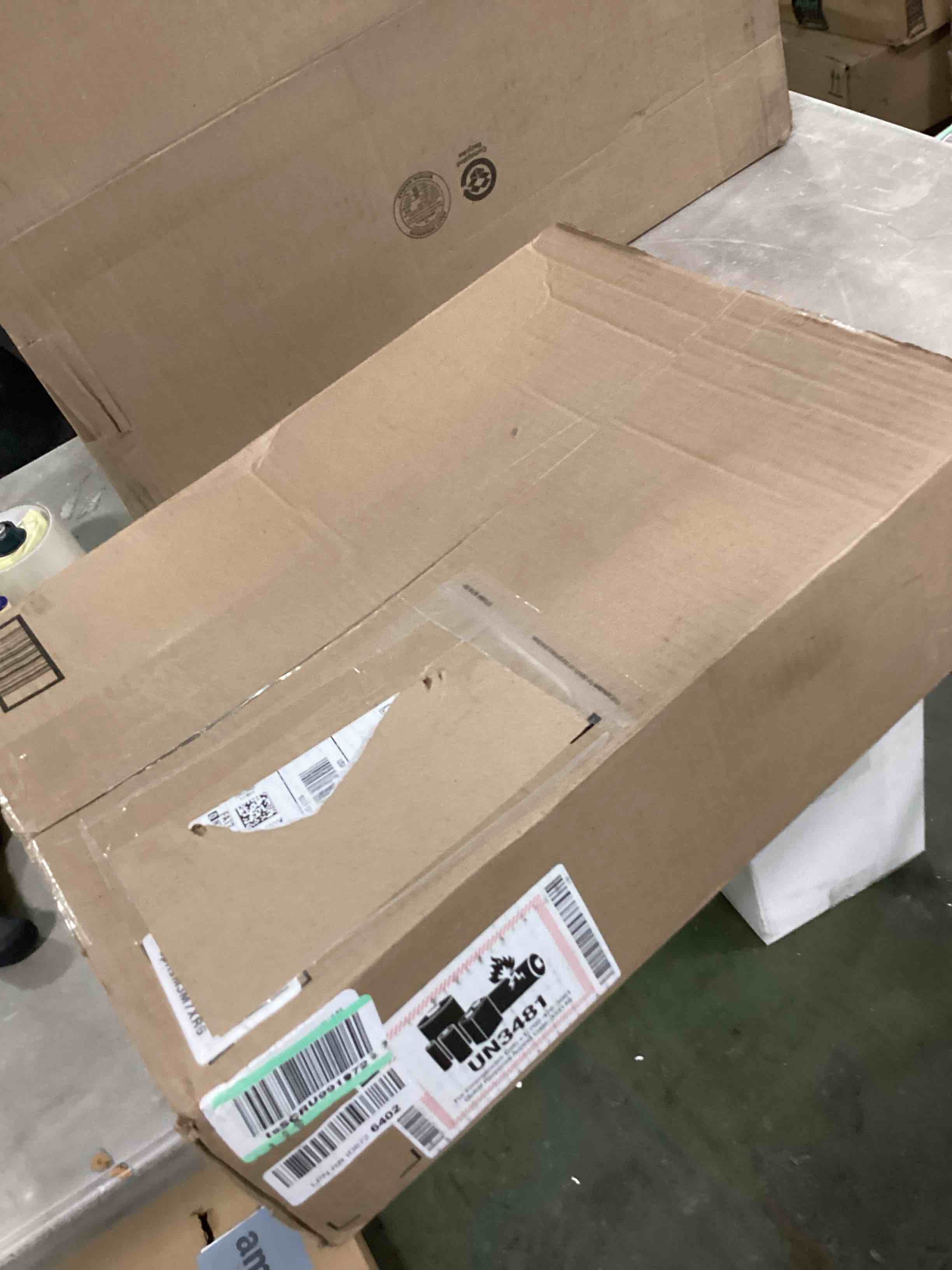 https://s3.amazonaws.com/lotting-images-prod/bidfta/RED6132818_1709653999183.jpeg