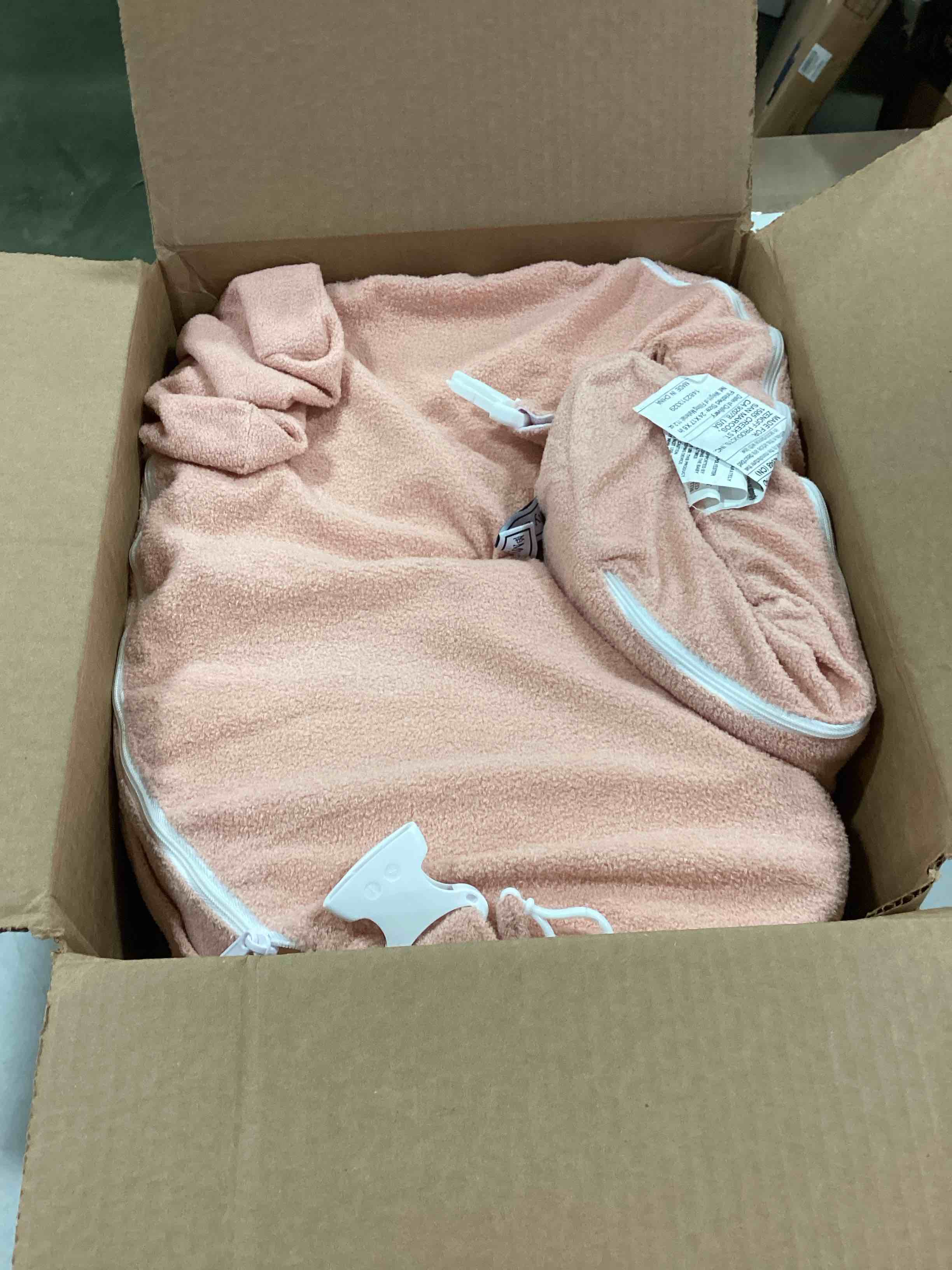 https://s3.amazonaws.com/lotting-images-prod/bidfta/RED6133048_1709834562370.jpeg