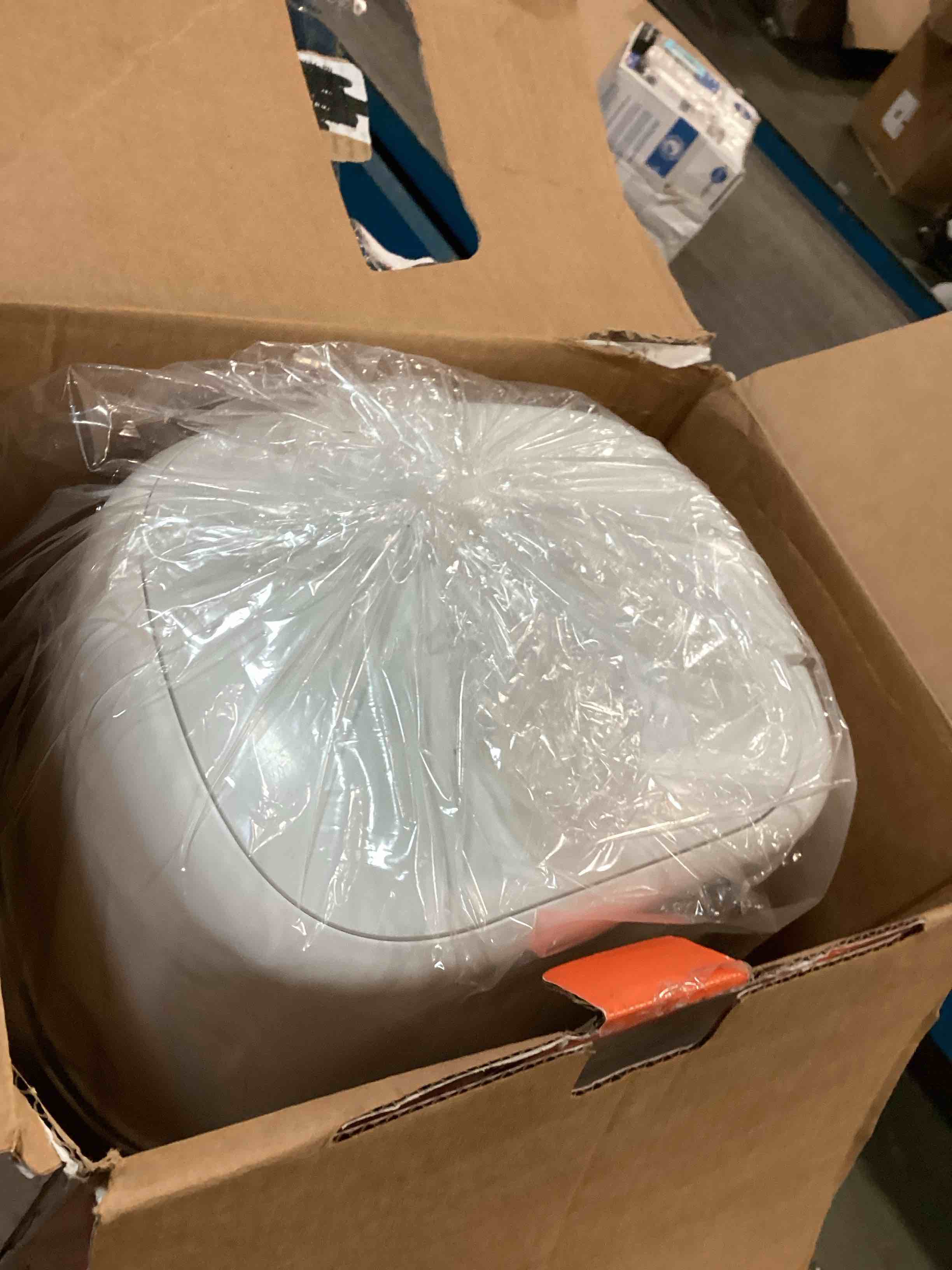 https://s3.amazonaws.com/lotting-images-prod/bidfta/RED6133650_1710508545497.jpeg