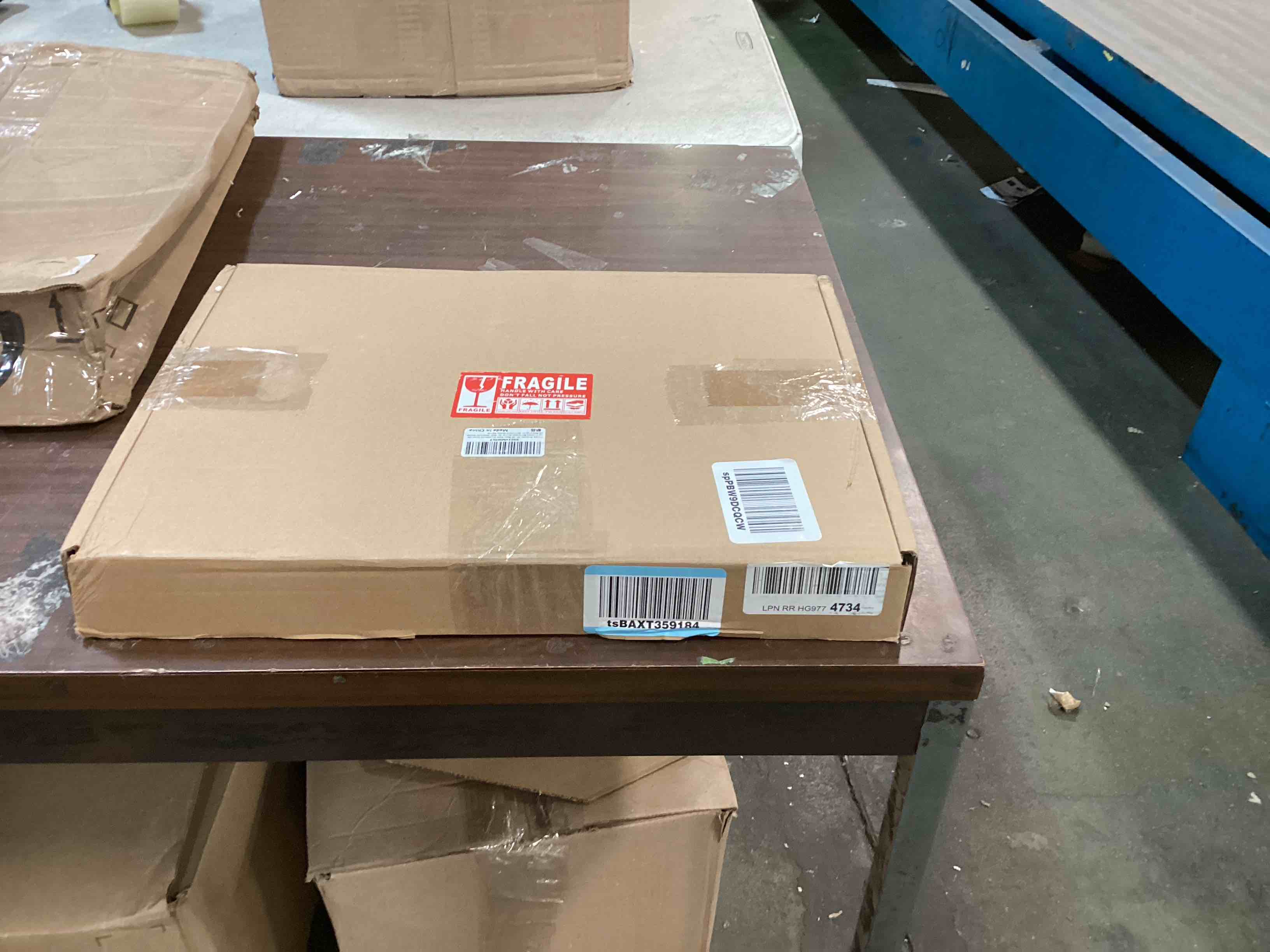 https://s3.amazonaws.com/lotting-images-prod/bidfta/RED6133713_1710527897157.jpeg