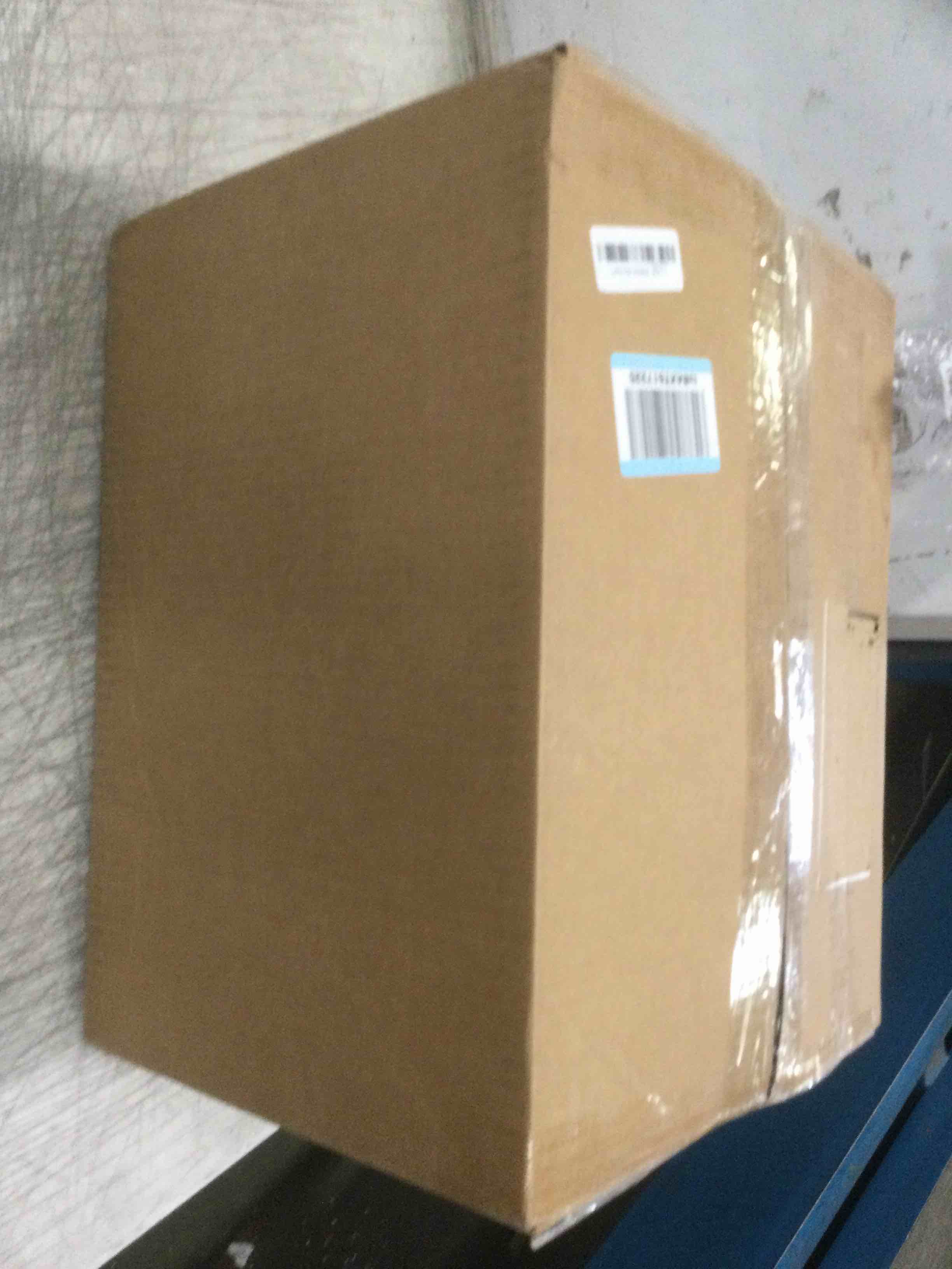 https://s3.amazonaws.com/lotting-images-prod/bidfta/RED6134412_1710341658854.jpeg