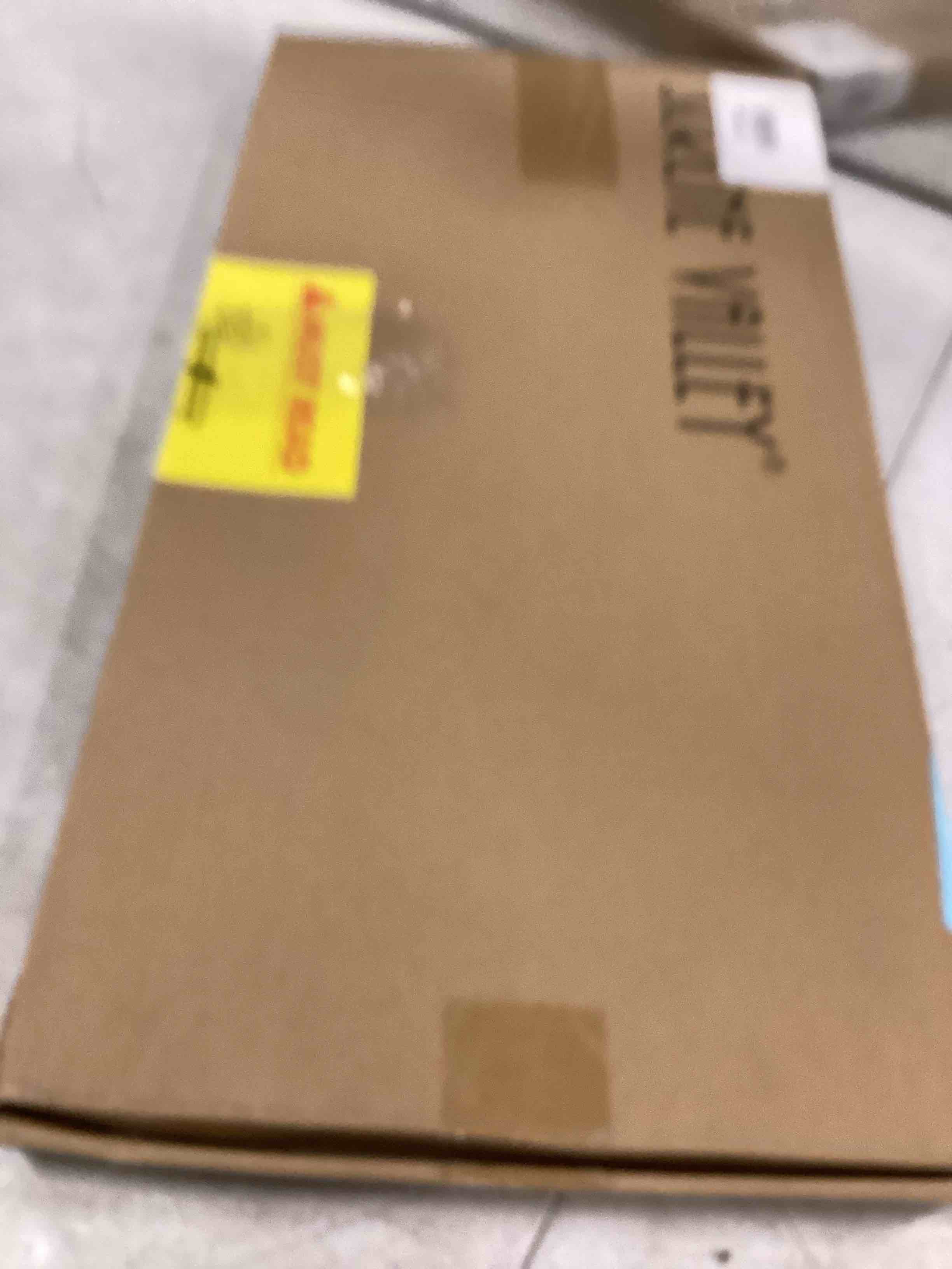 https://s3.amazonaws.com/lotting-images-prod/bidfta/RED6134573_1710418557774.jpeg