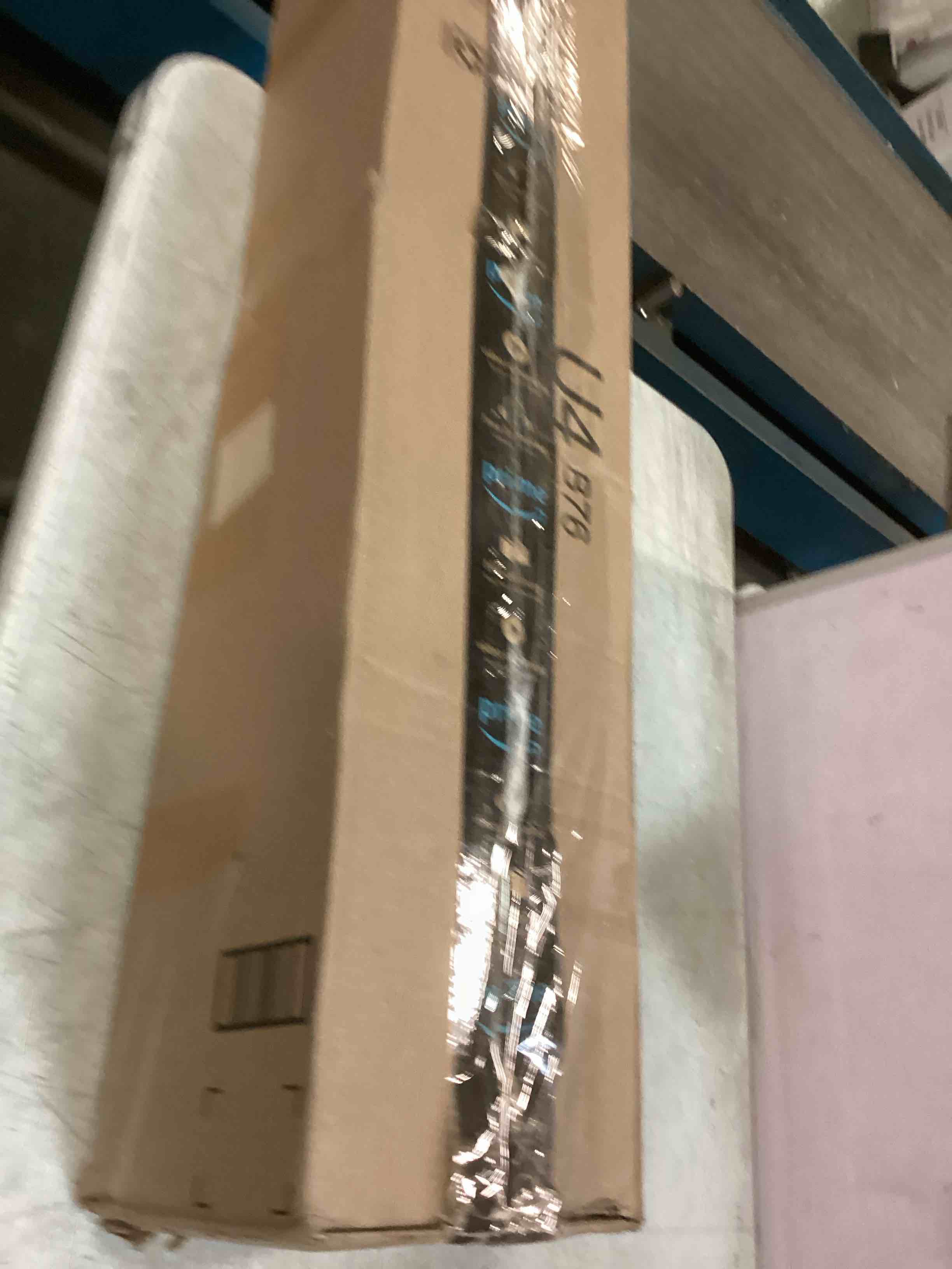 https://s3.amazonaws.com/lotting-images-prod/bidfta/RED6134955_1710524255434.jpeg