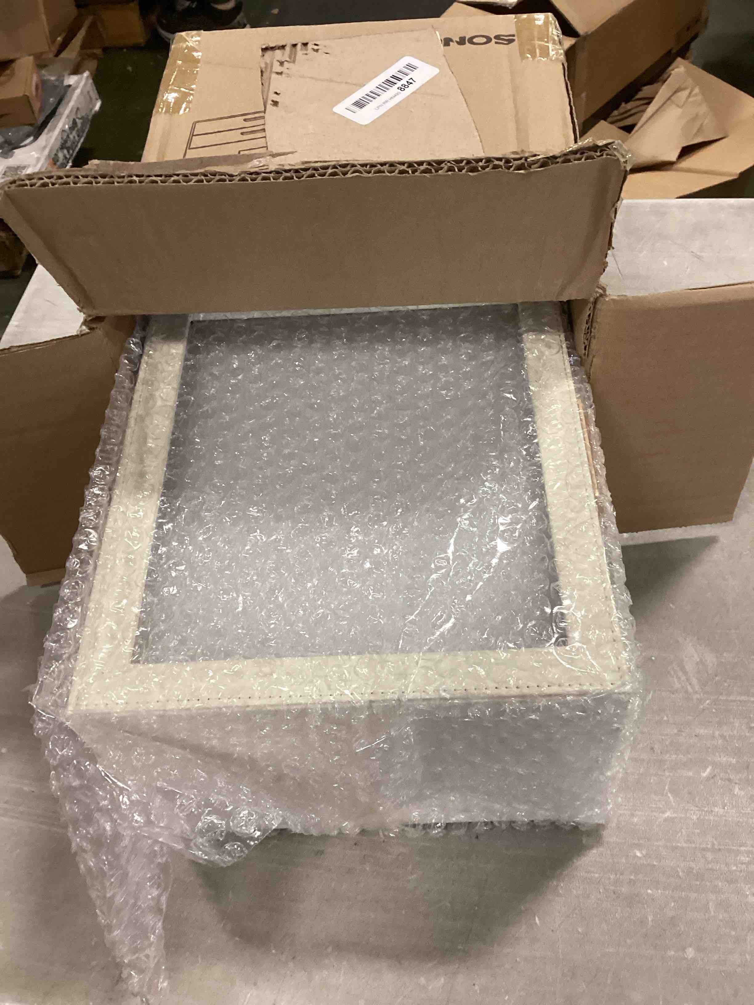 https://s3.amazonaws.com/lotting-images-prod/bidfta/RED6135684_1709327494543.jpeg