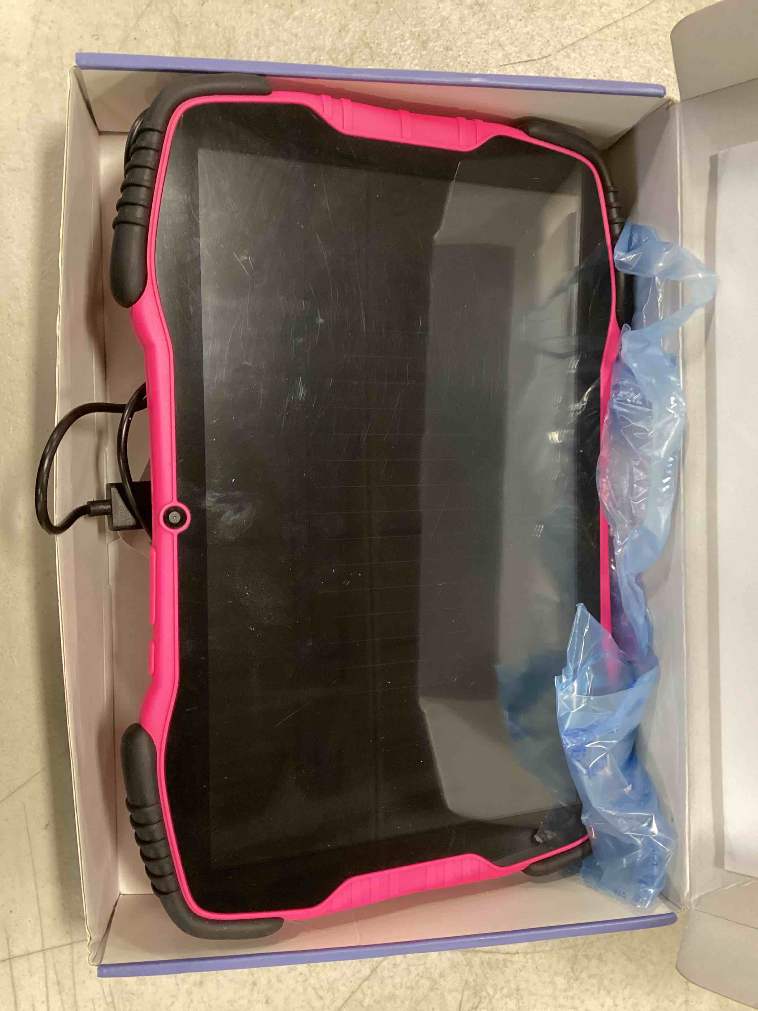 https://s3.amazonaws.com/lotting-images-prod/bidfta/RED6135849_1709387736706.jpeg
