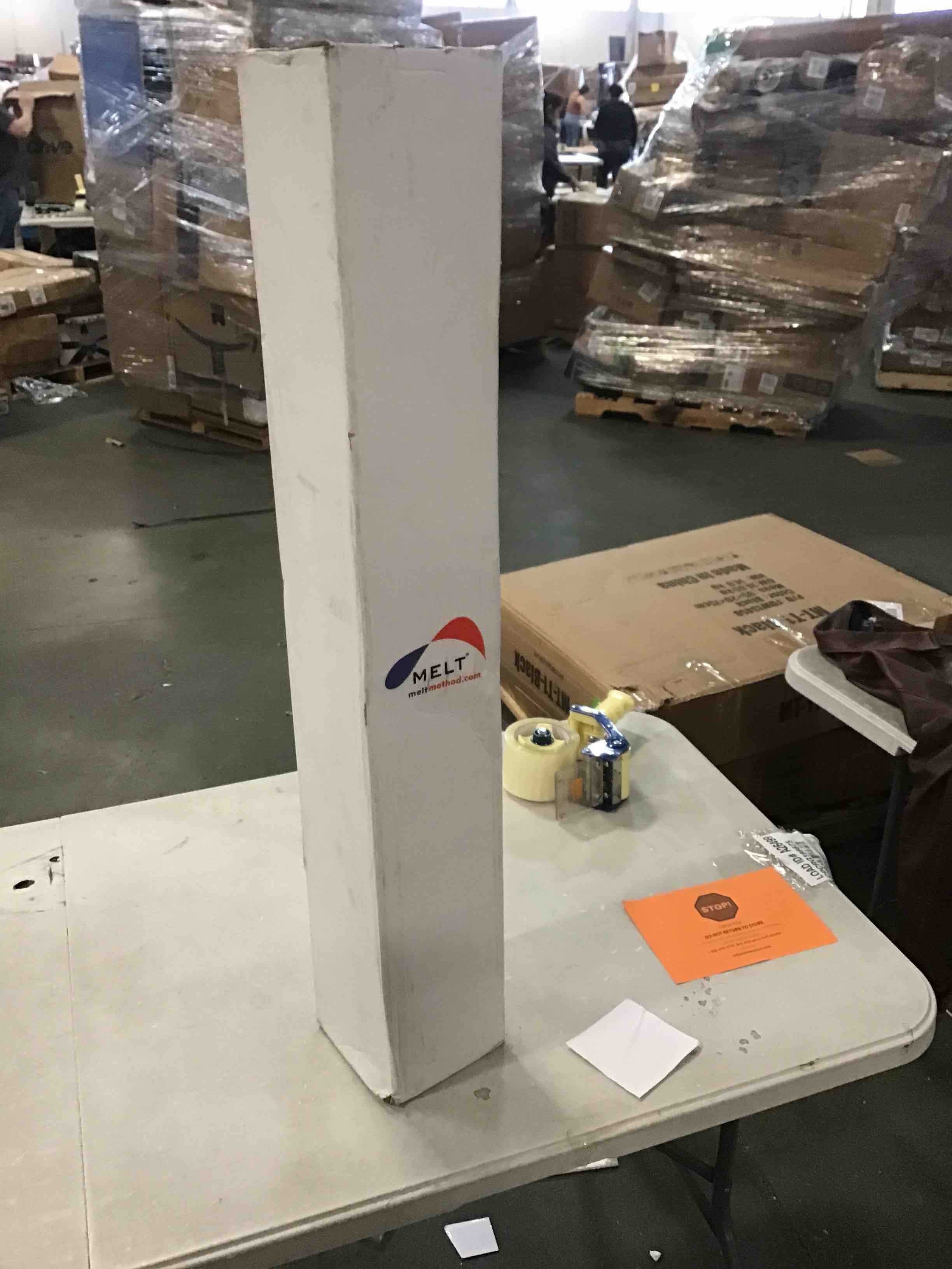 https://s3.amazonaws.com/lotting-images-prod/bidfta/RED6136973_1708975928555.jpeg