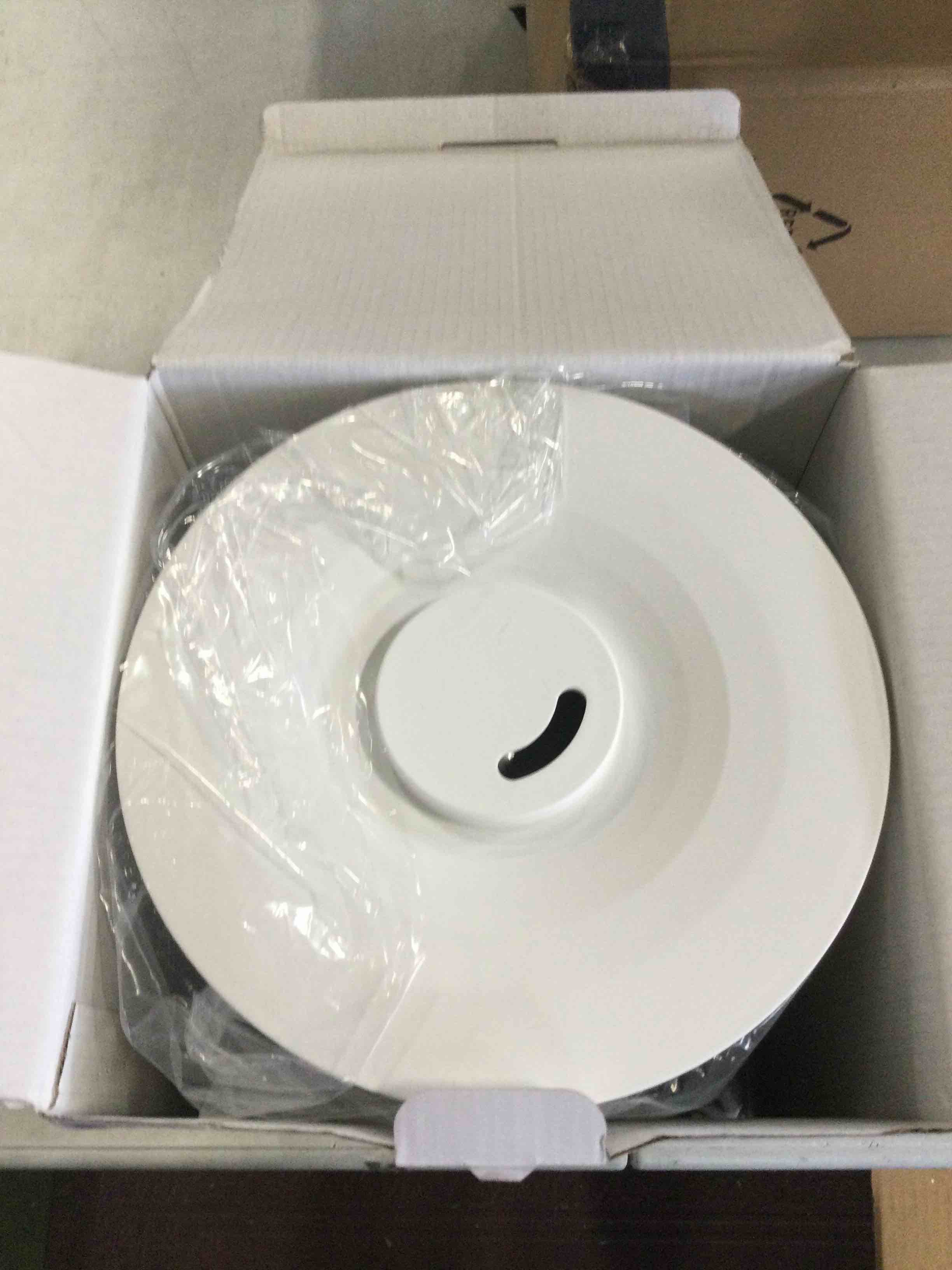 https://s3.amazonaws.com/lotting-images-prod/bidfta/RED6137309_1709914087108.jpeg